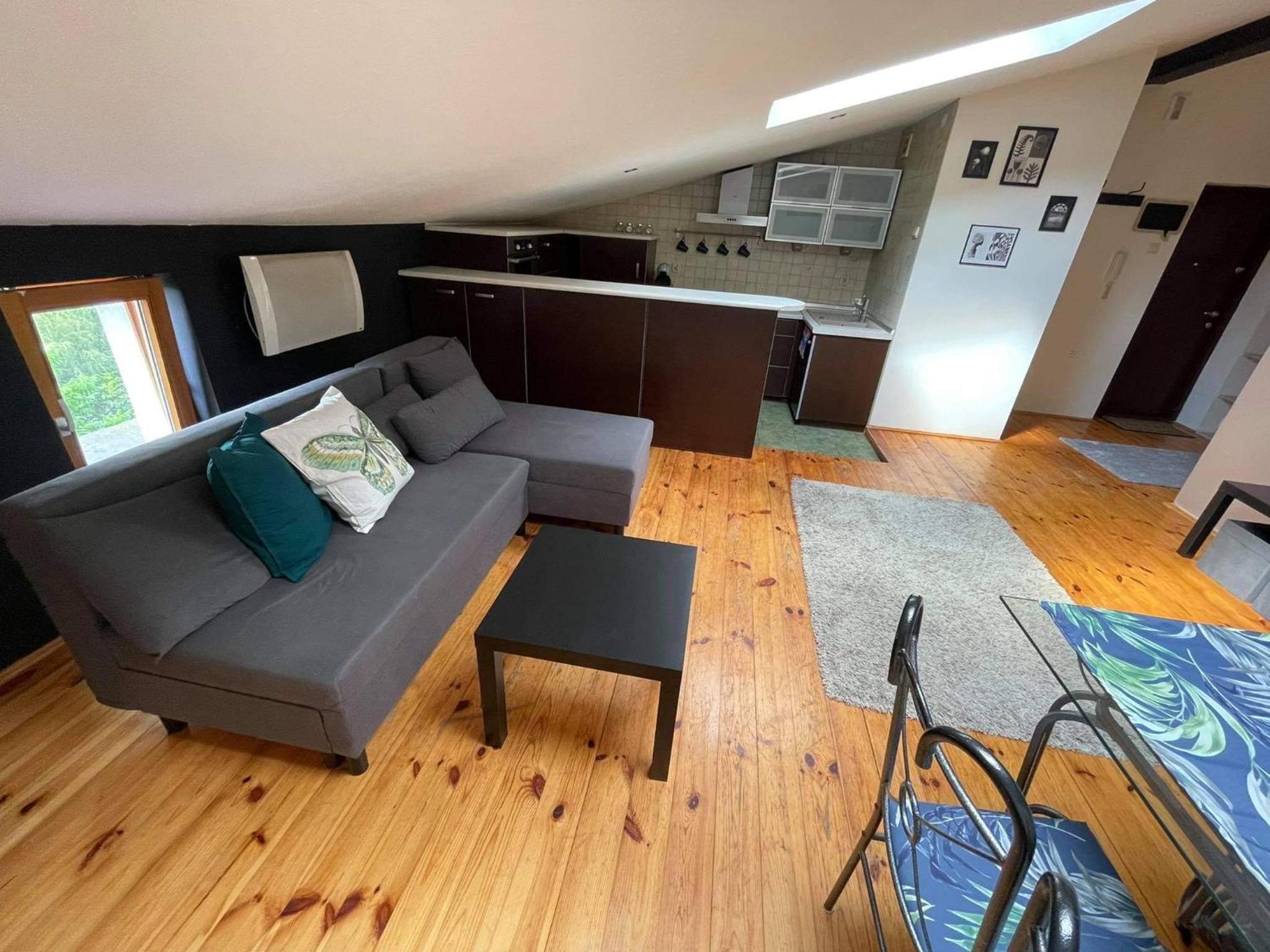 Studio Apartment - Photo 1
