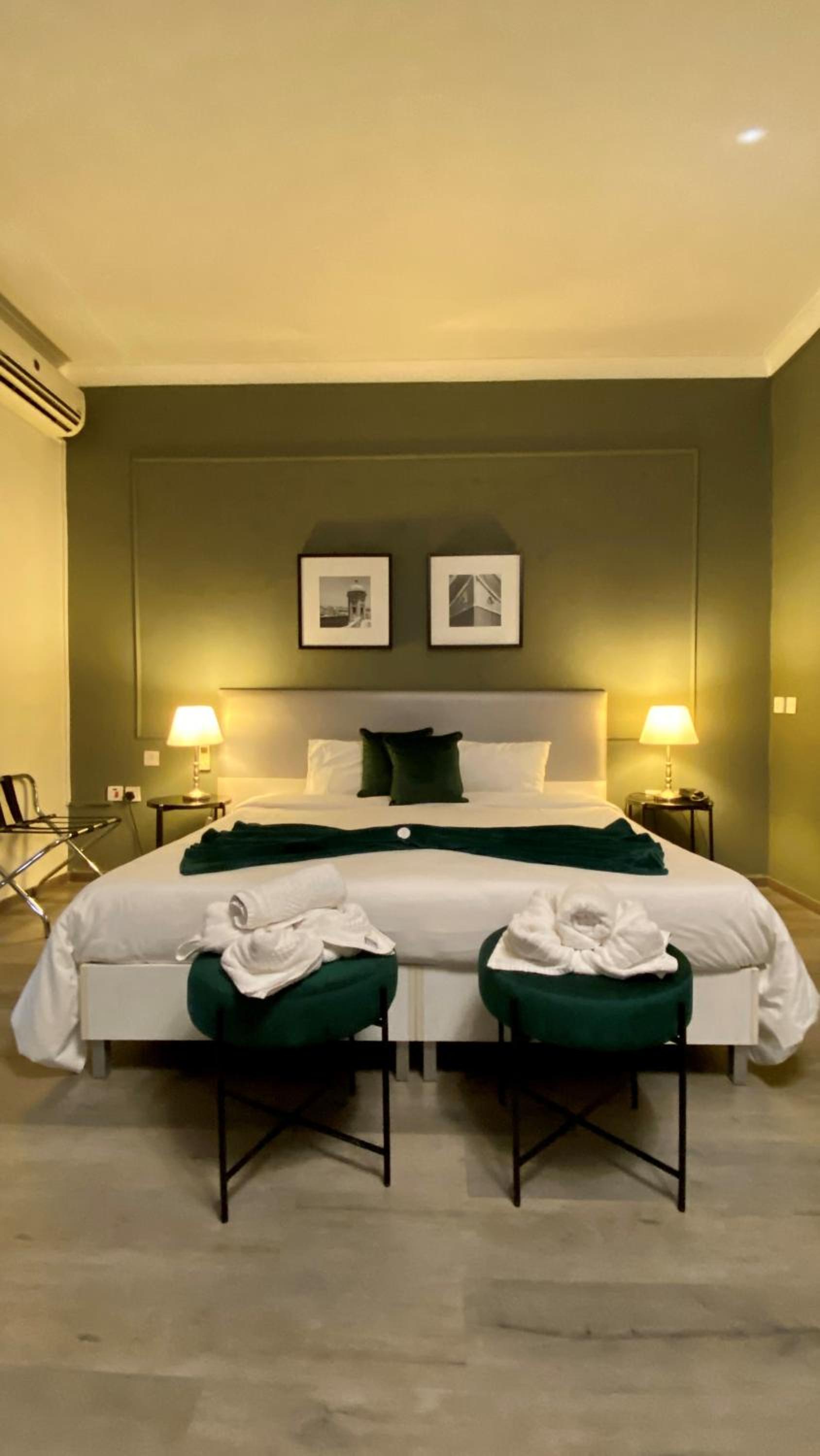 Superior Twin Room with Sea View - Photo 11