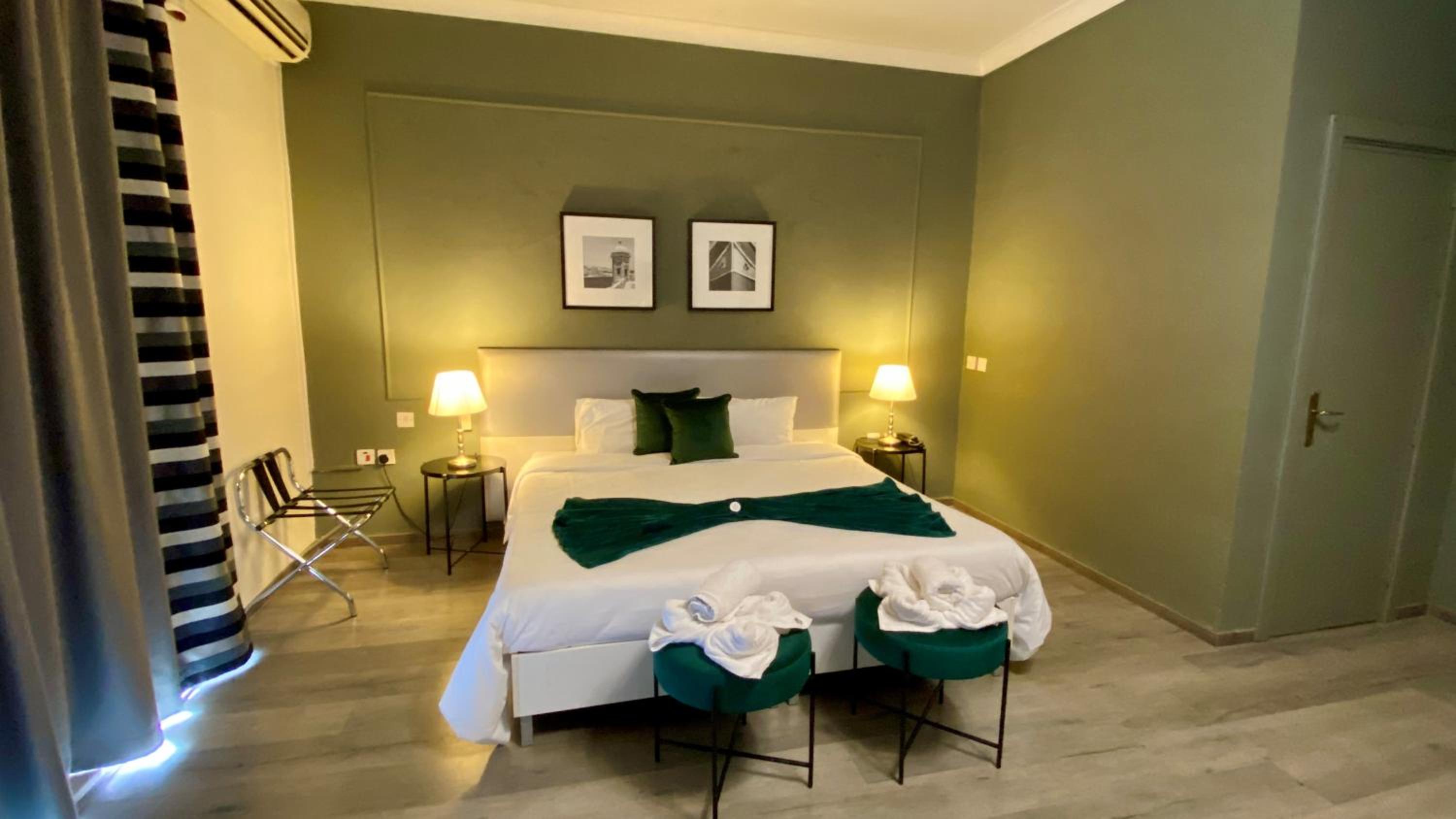 Superior Twin Room with Sea View - Photo 23