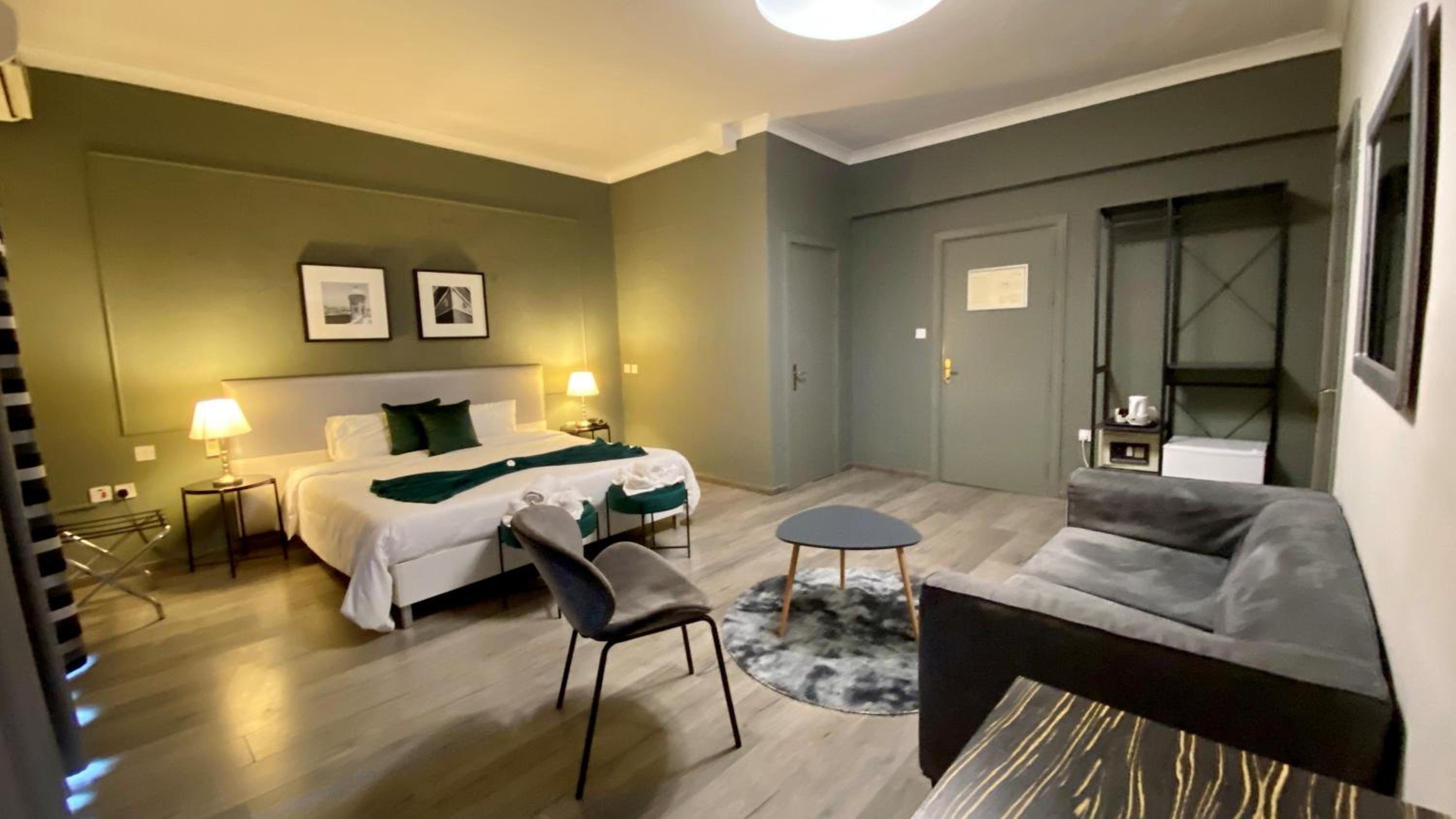 Superior Twin Room with Sea View - Photo 15