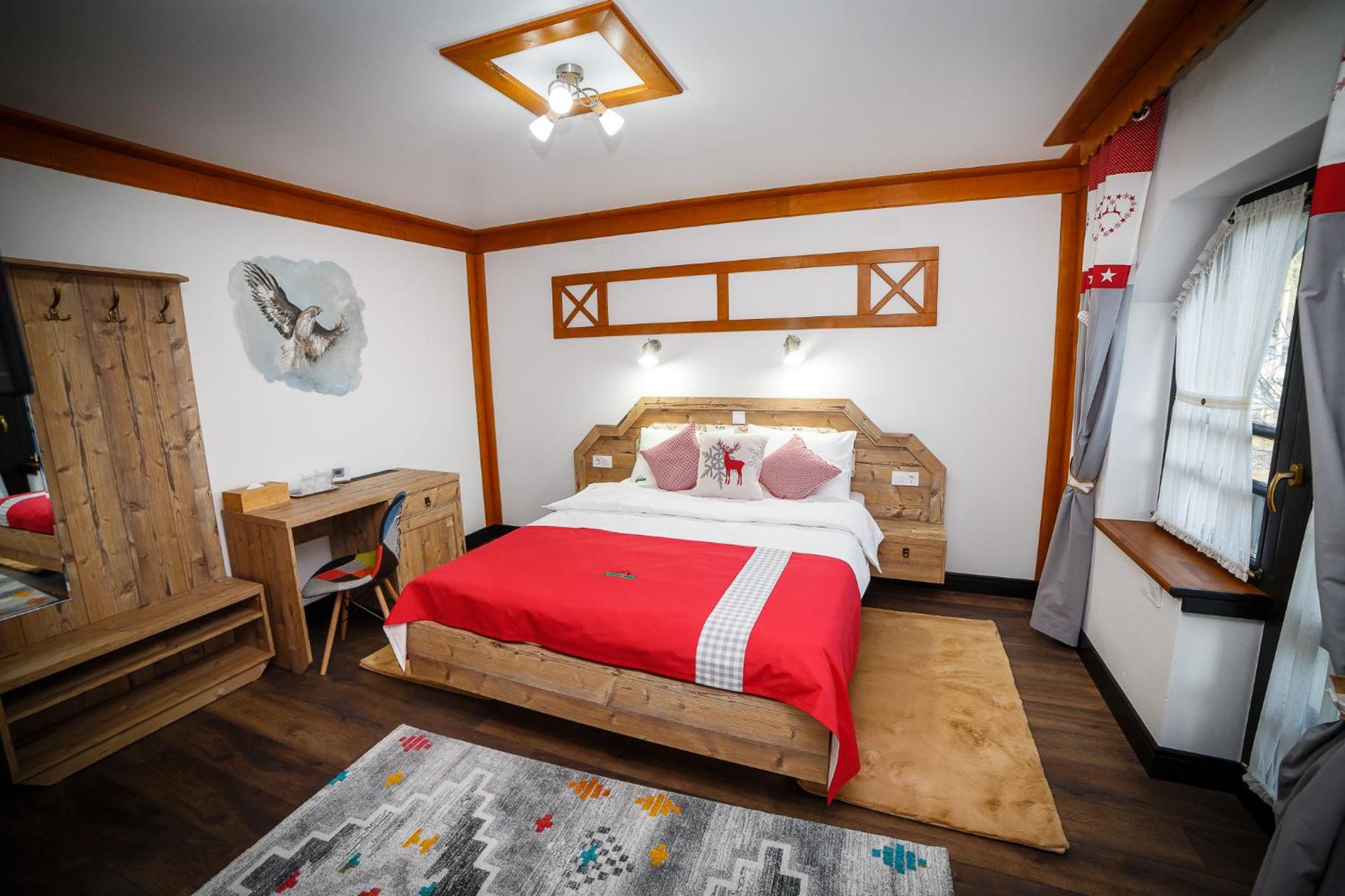 Deluxe Double Room with Balcony photo 3