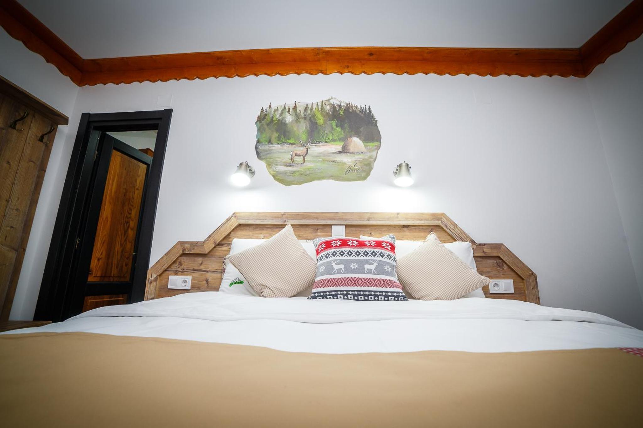 Deluxe Double Room with Balcony - Photo 3