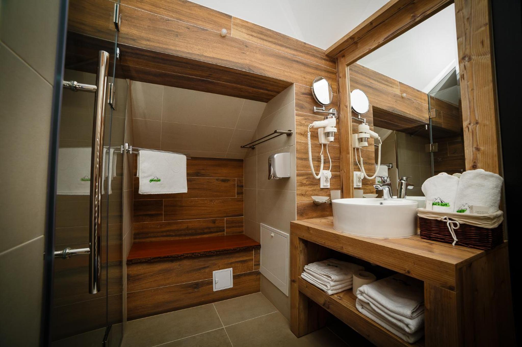 Deluxe Double Room with Balcony photo 2