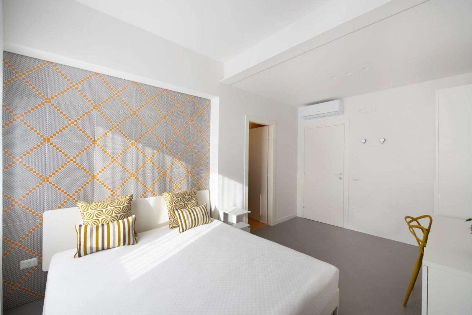 Standard Double Room - Photo 11