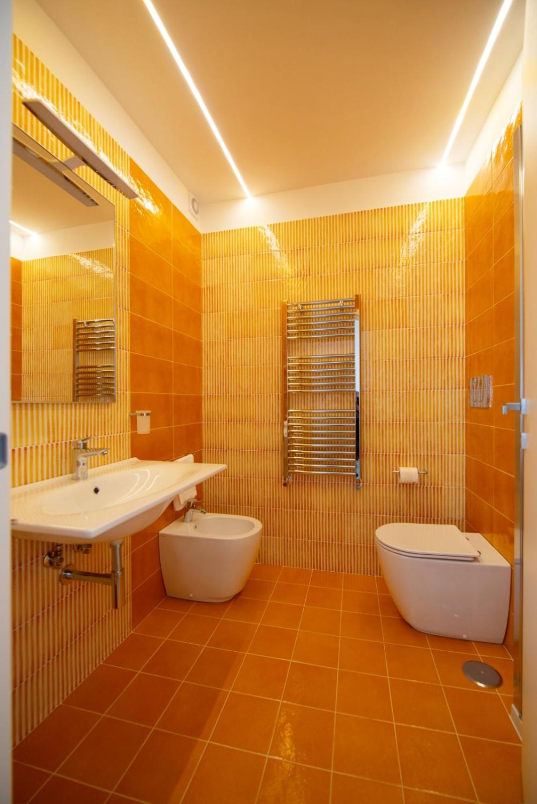 Standard Double Room - Photo 12