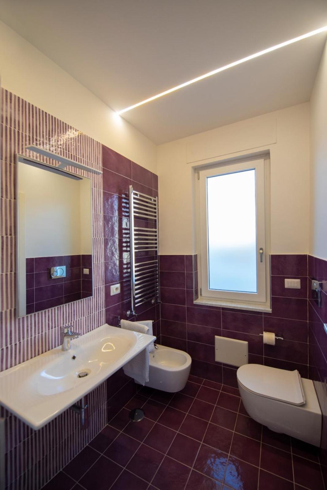 Standard Double Room - Photo 5