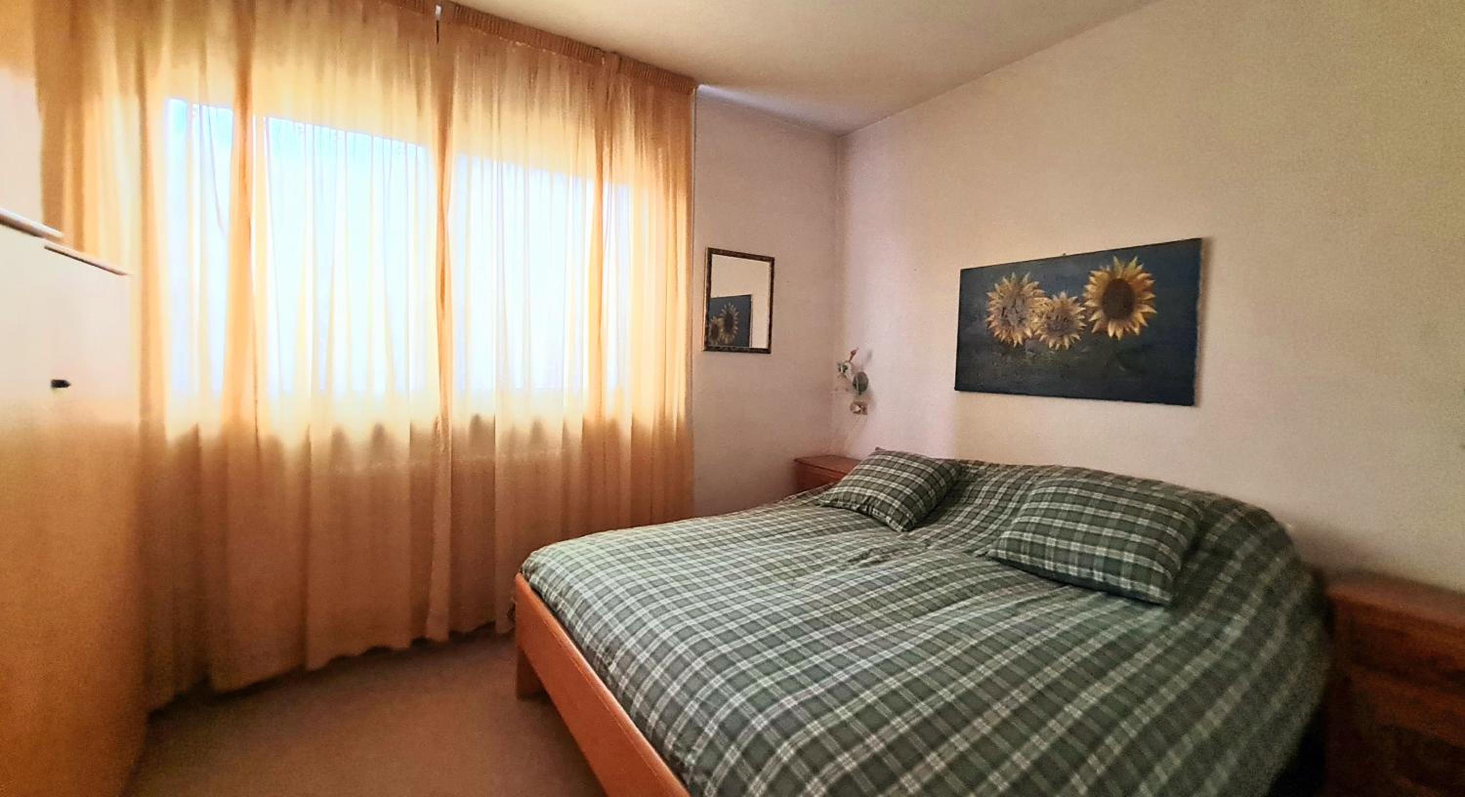 Three-Bedroom Apartment photo 2