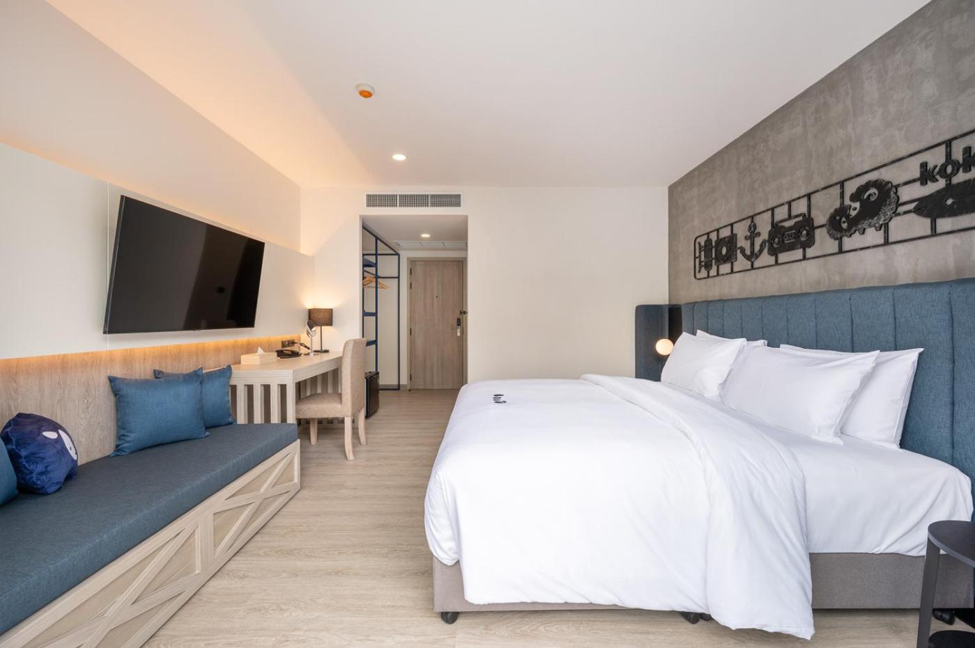 Deluxe Double Room with Pool Access - Photo 1