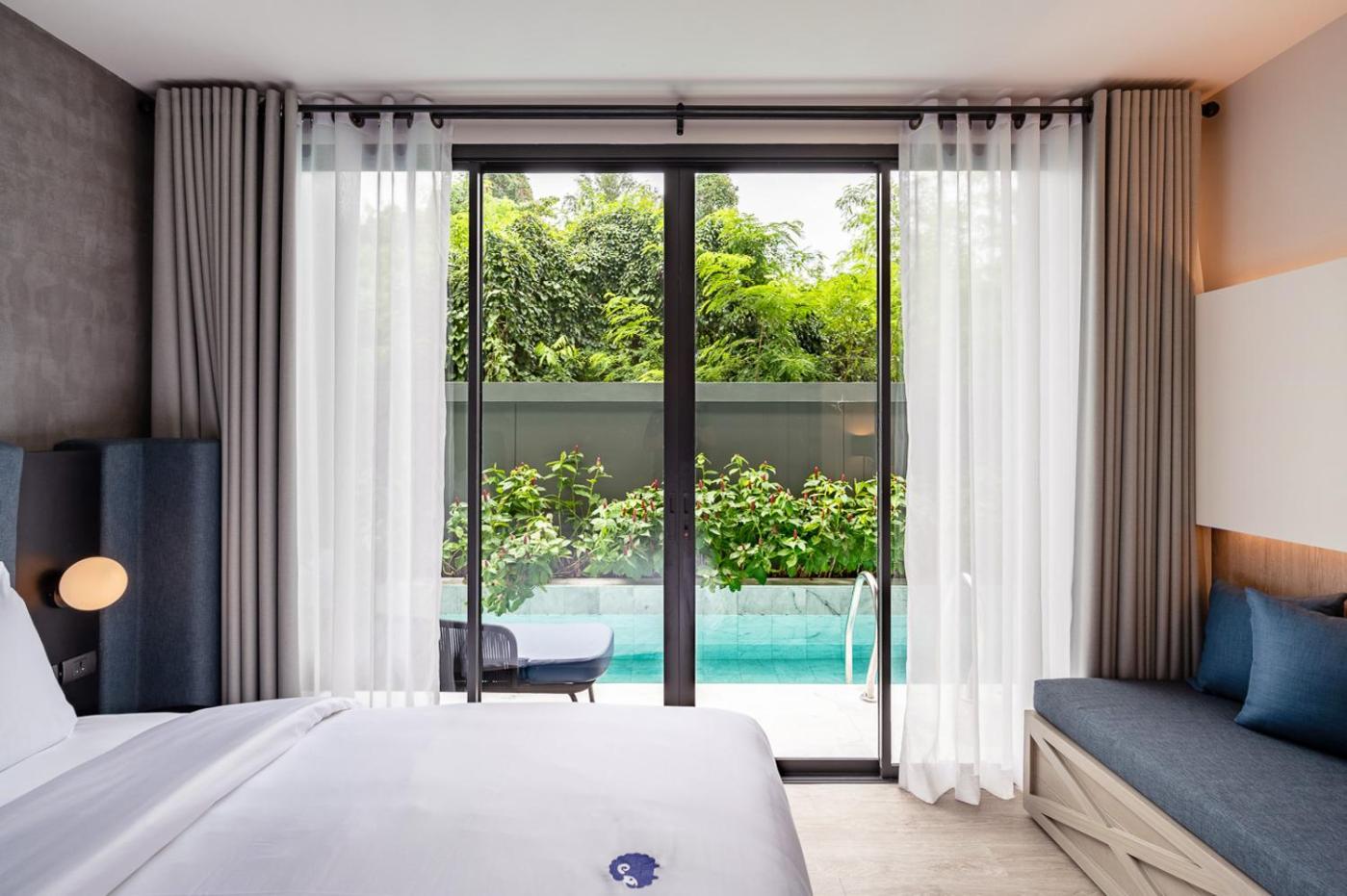 Deluxe Double Room with Pool Access - Photo 3