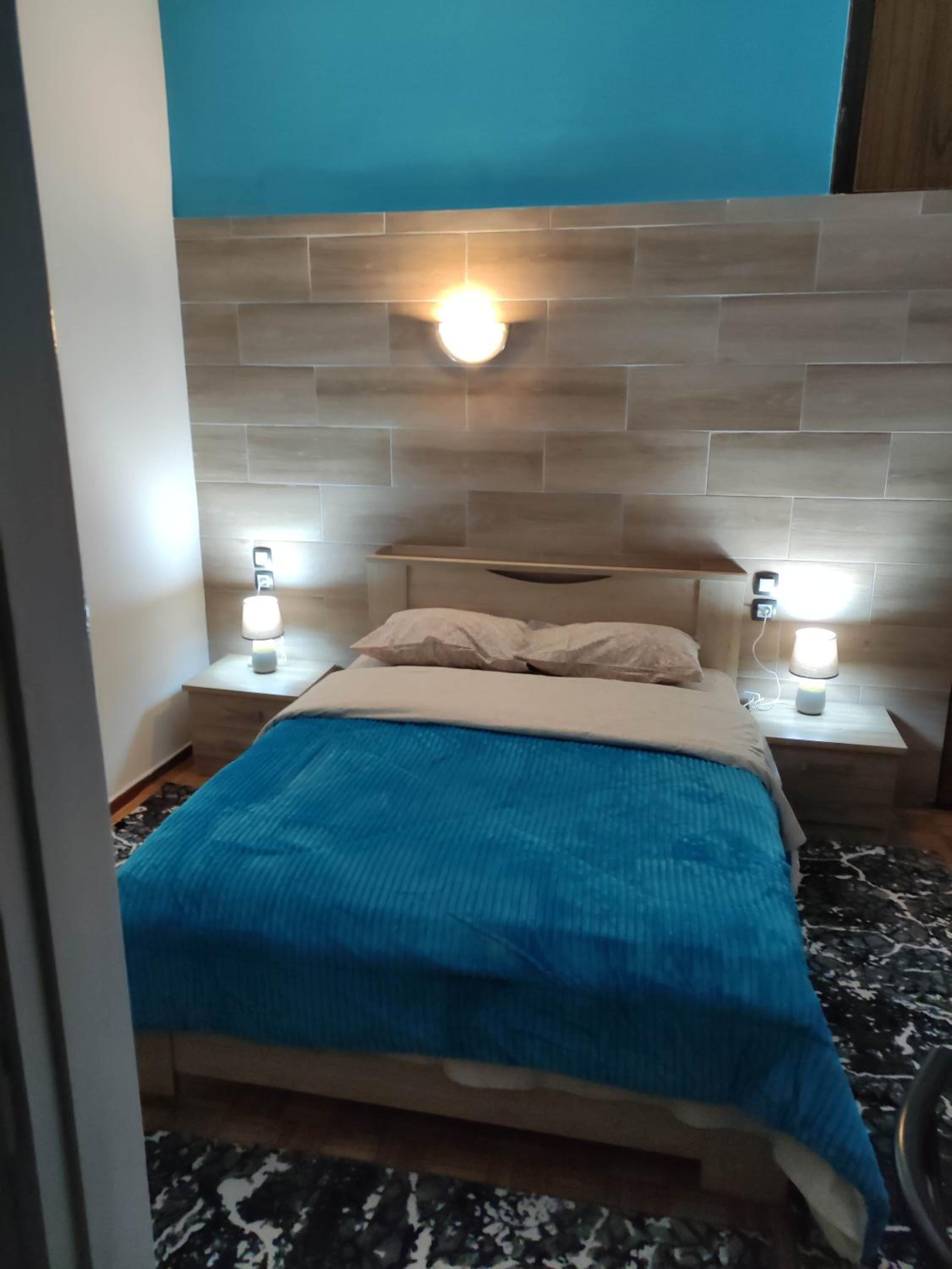 One-Bedroom Apartment - Photo 1