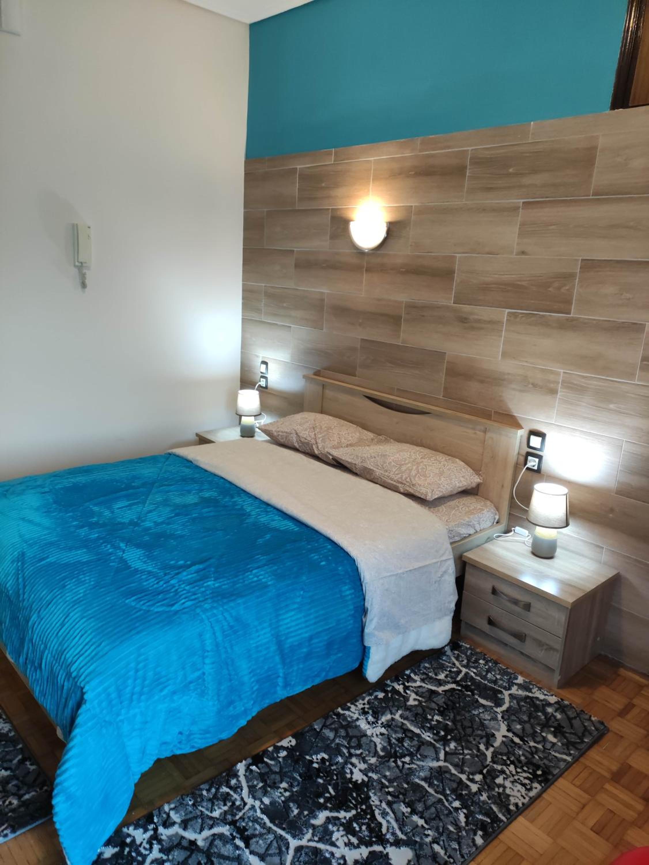 One-Bedroom Apartment - Photo 8