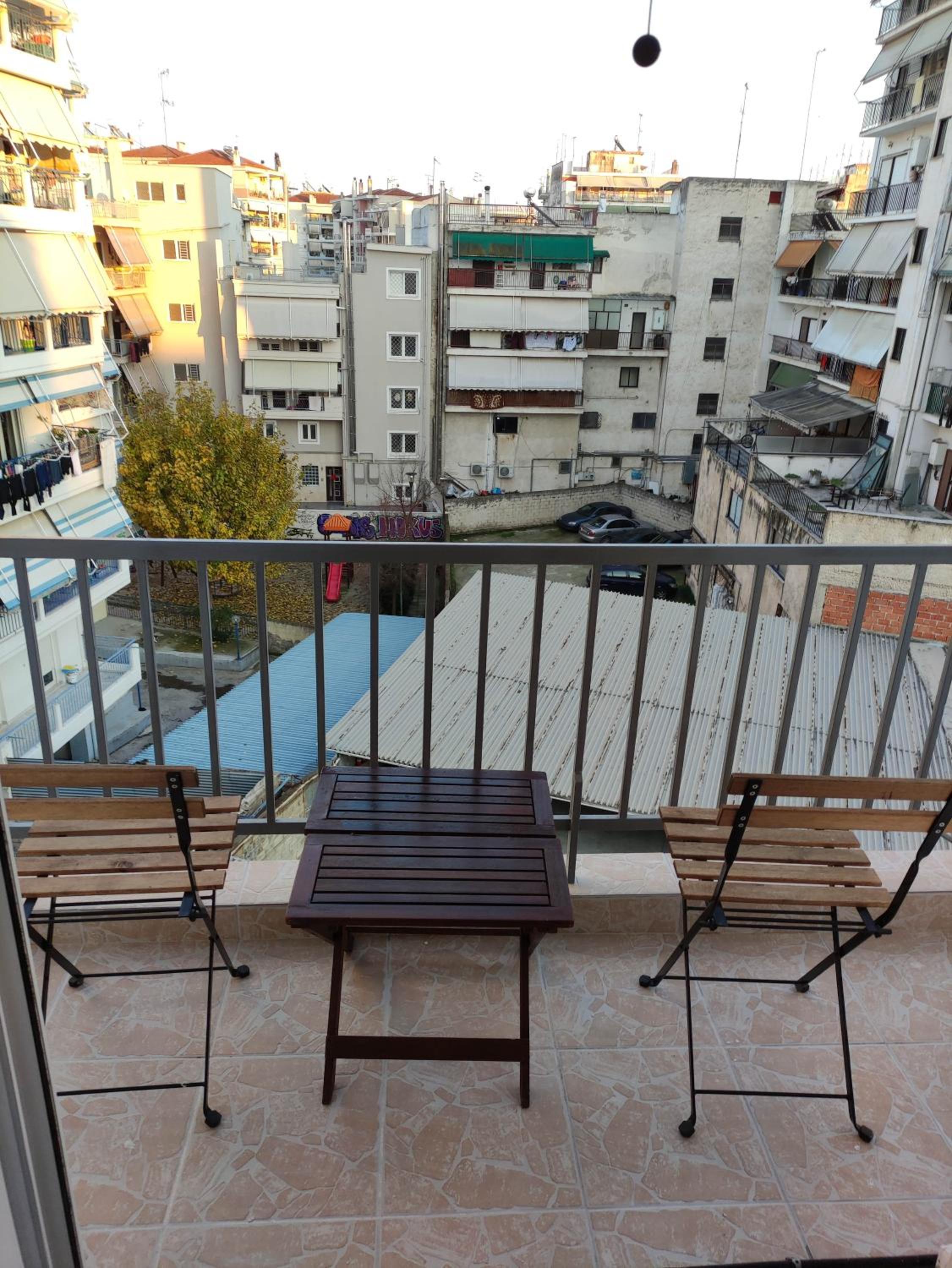 One-Bedroom Apartment - Photo 12