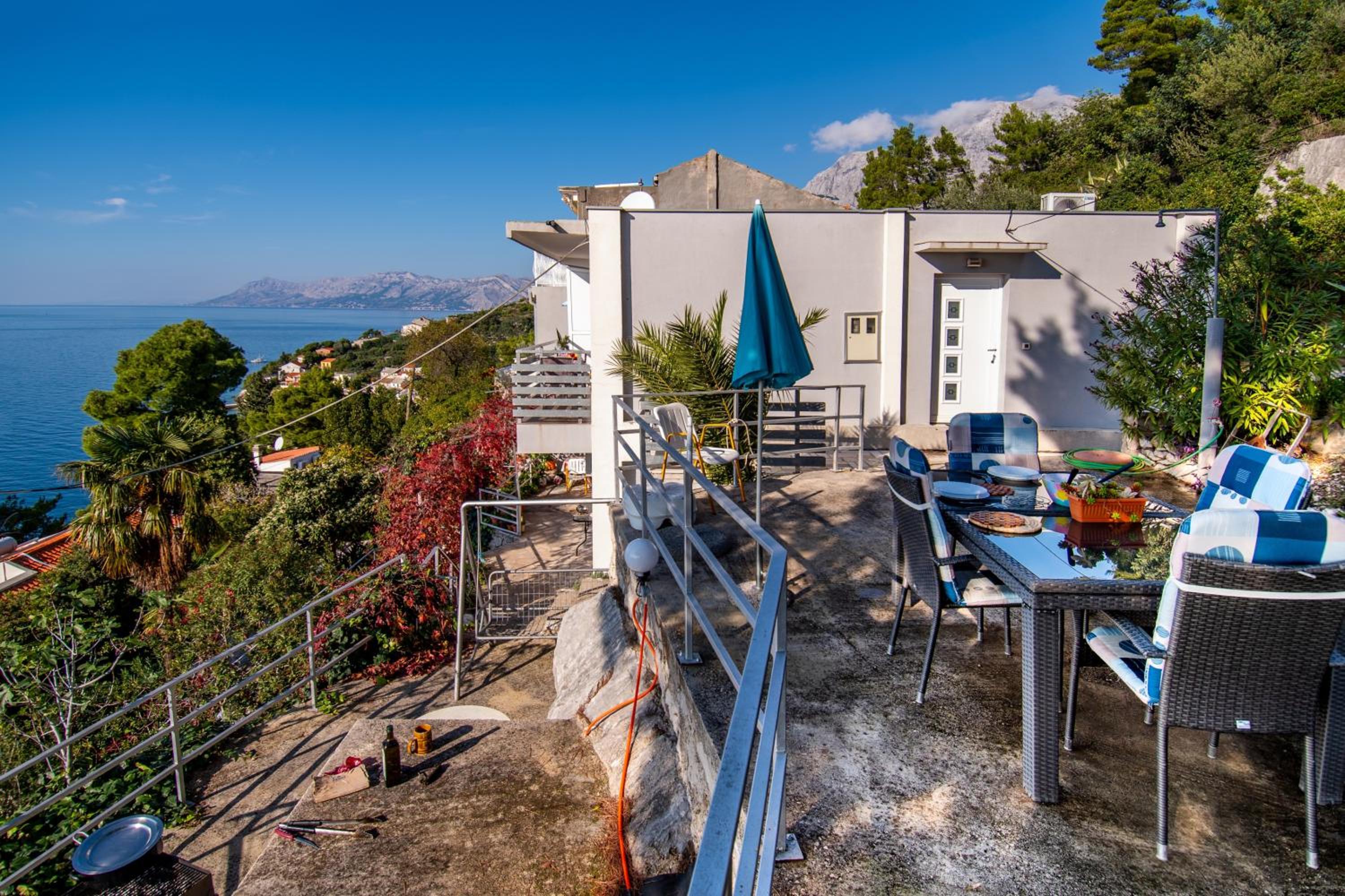Two-Bedroom Apartment with Terrace and Sea View photo 2