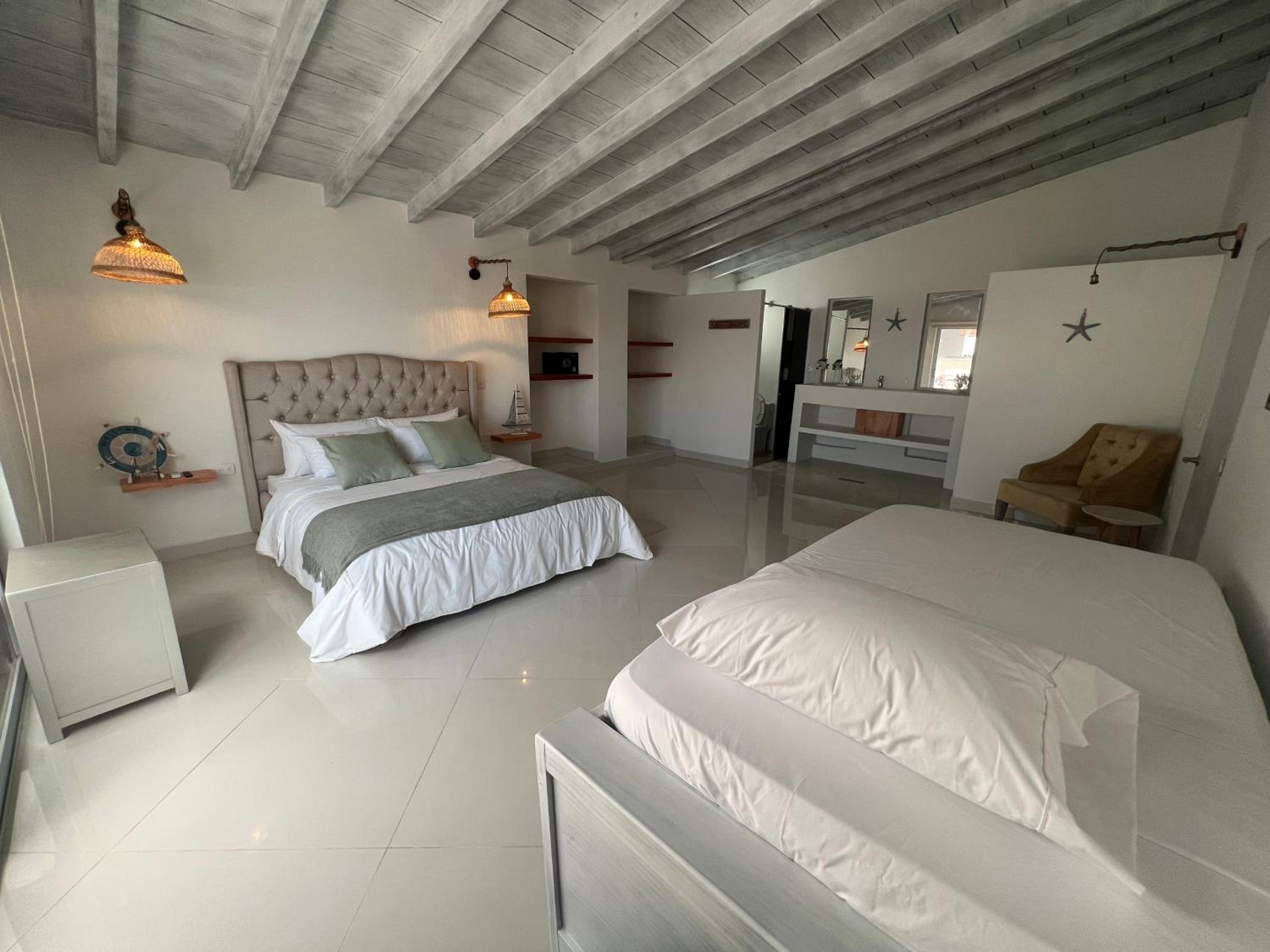 Quadruple Room with Sea View photo 2