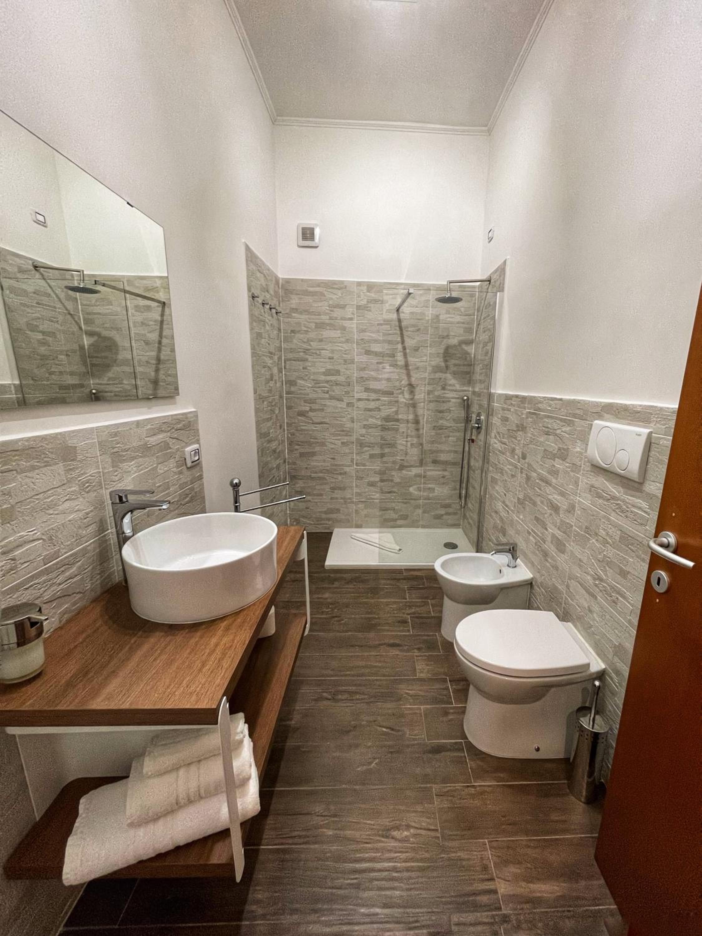 Deluxe Quadruple Room - Photo 2