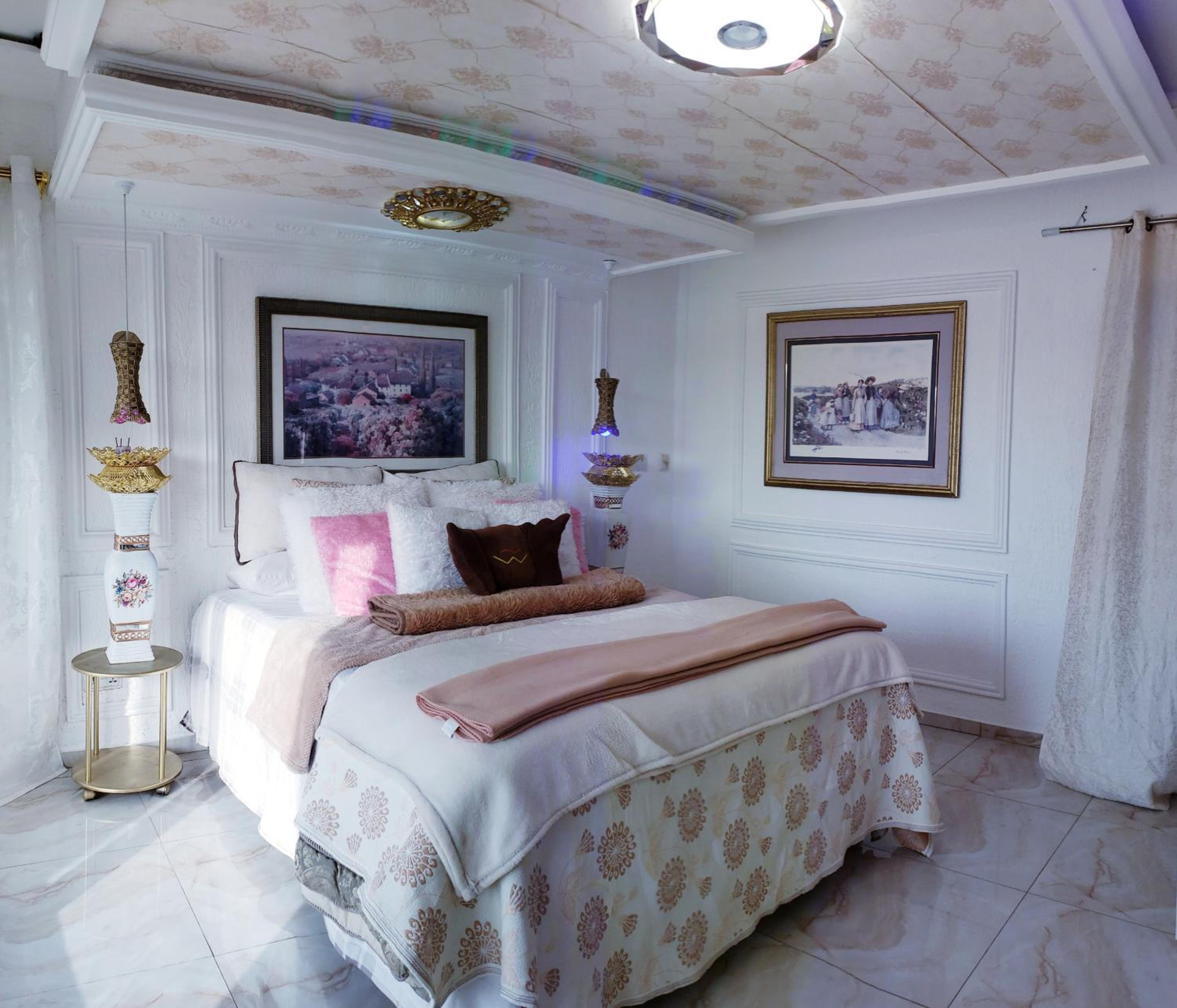 Deluxe Double Room with Bath photo 1