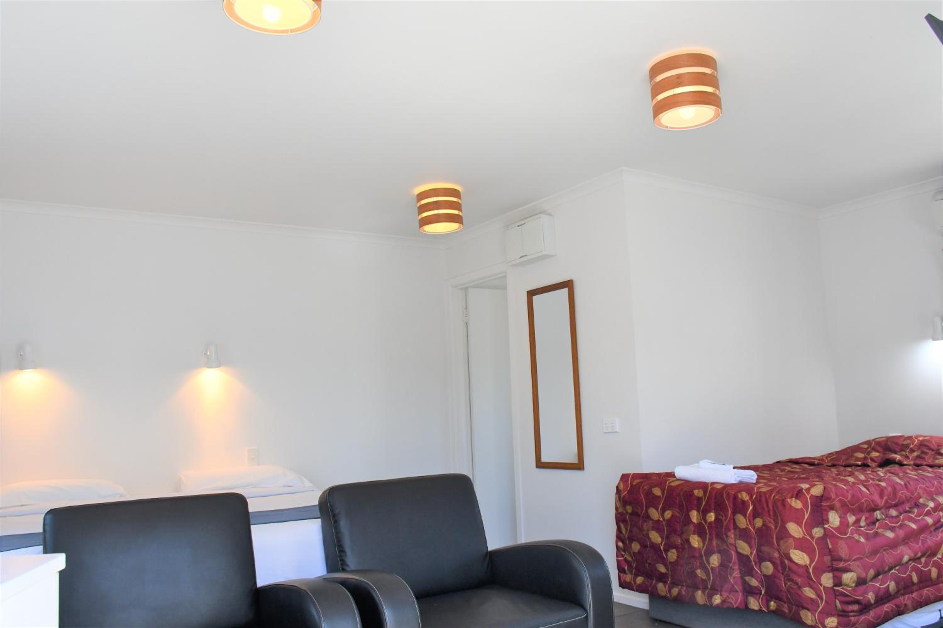 King Room with Extra-Bed - Non Smoking - Photo 1