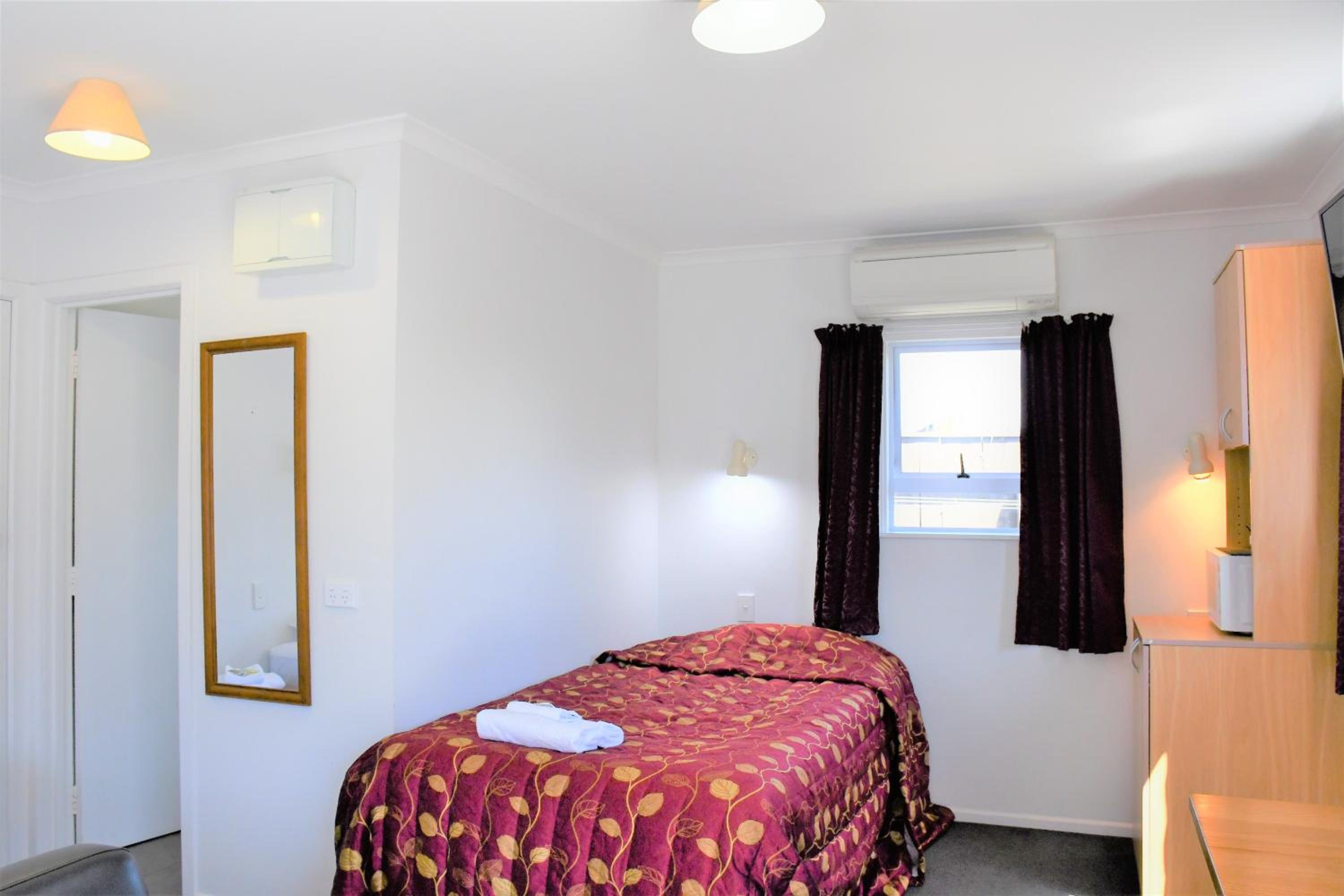 King Room with Extra-Bed - Non Smoking - Photo 5