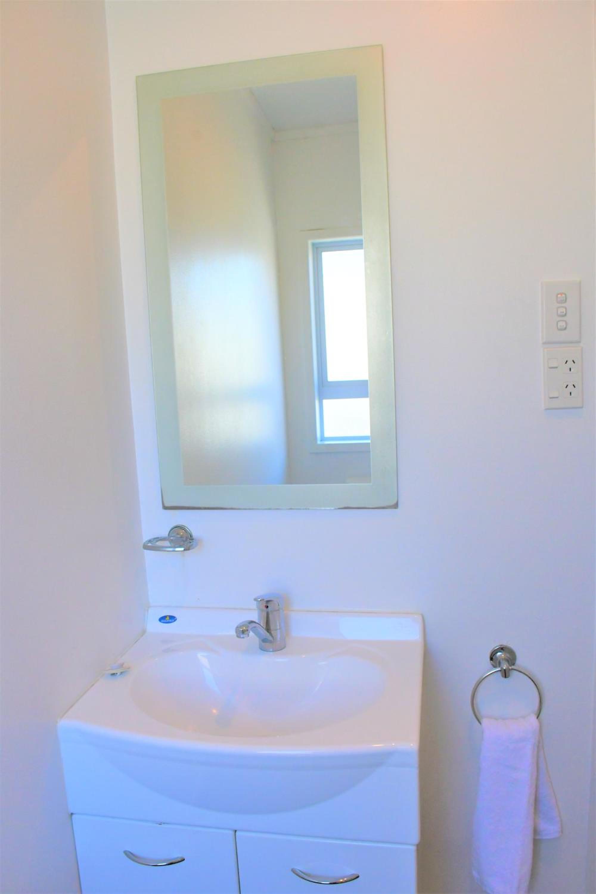 King Room with Extra-Bed - Non Smoking - Photo 6