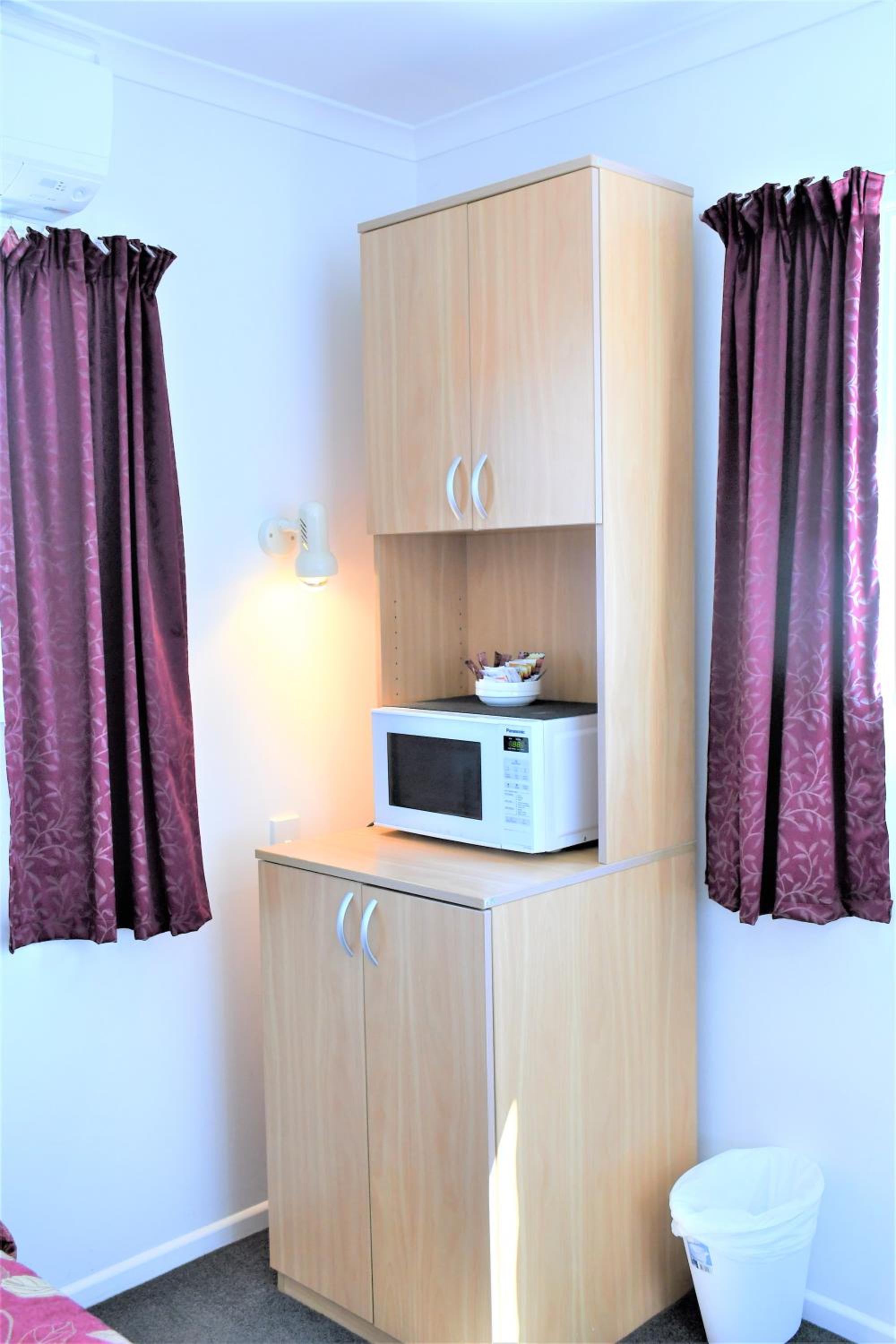 King Room with Extra-Bed - Non Smoking - Photo 2