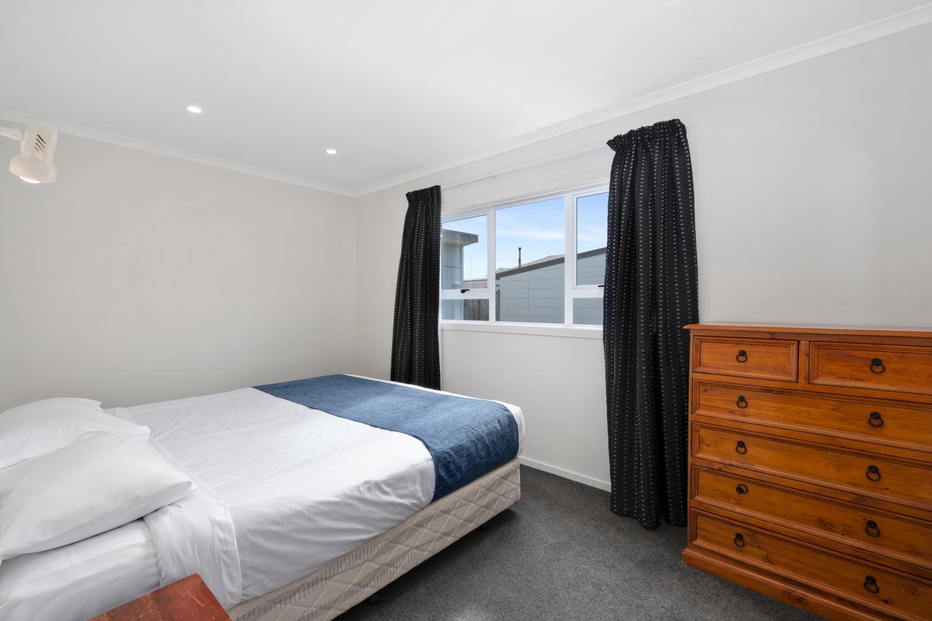 Superior Family King Suite - Non Smoking - Photo 1
