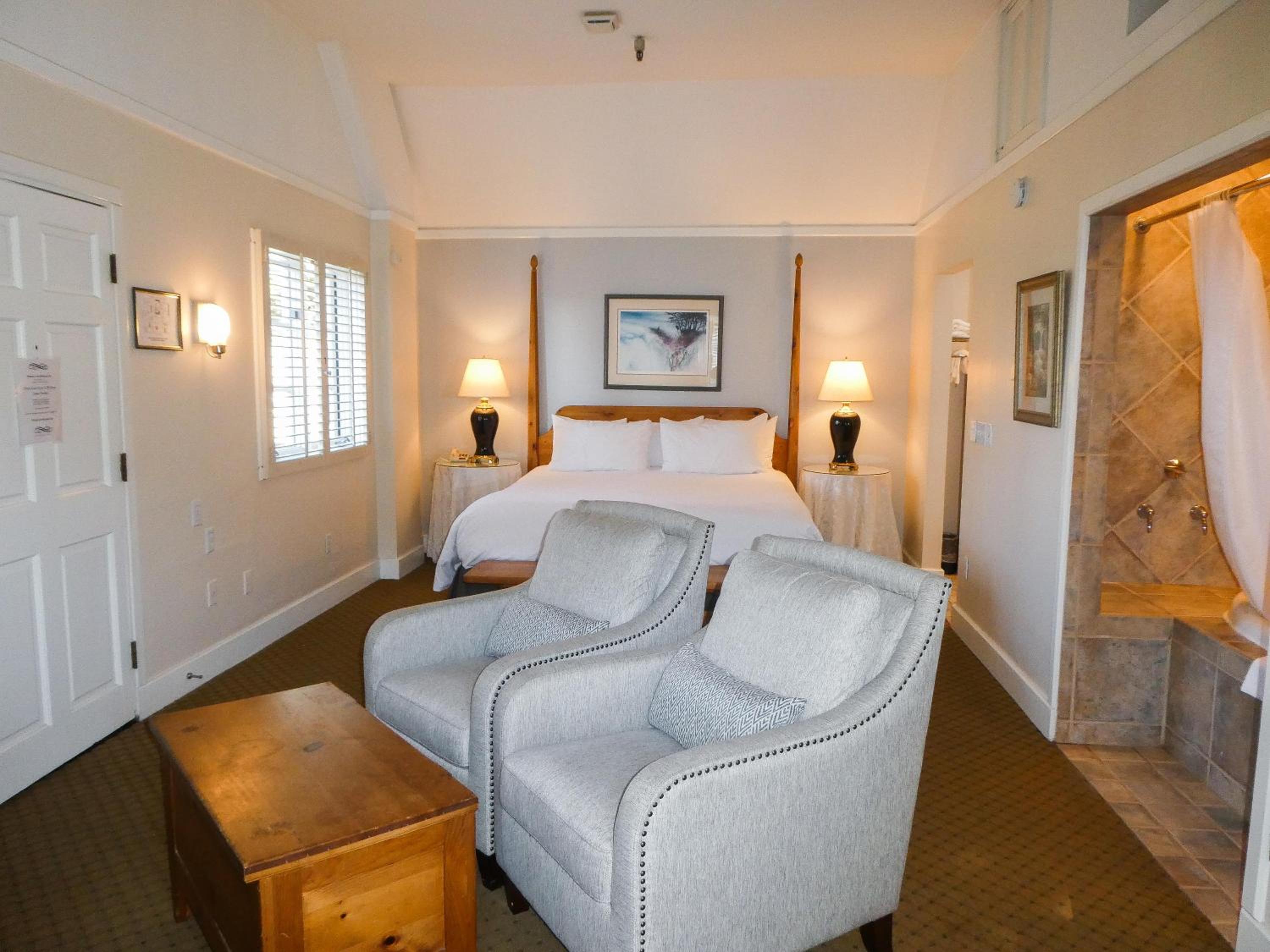 St. Anne Deluxe Room with Parking