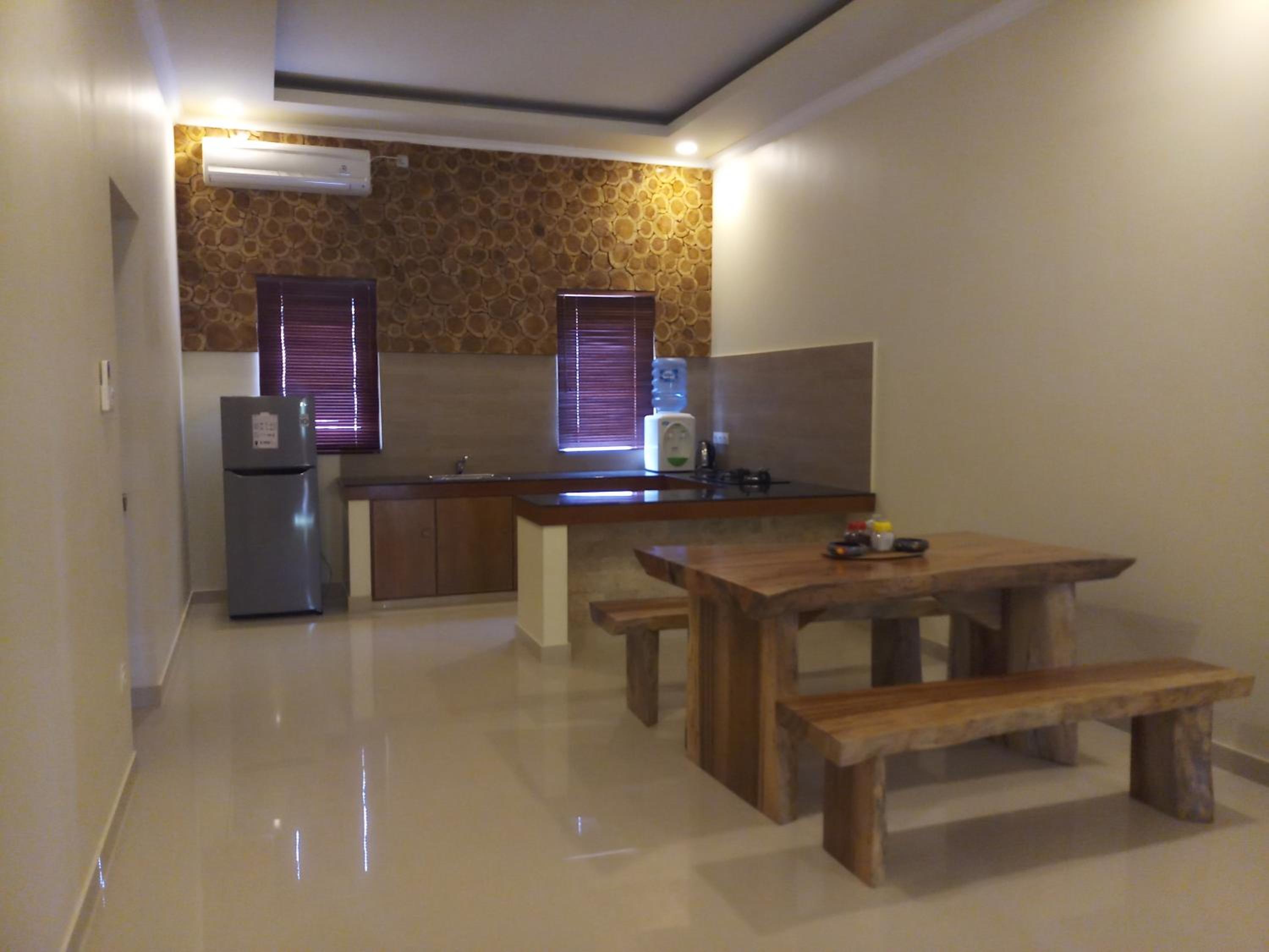 Family Room with Garden View - Photo 8