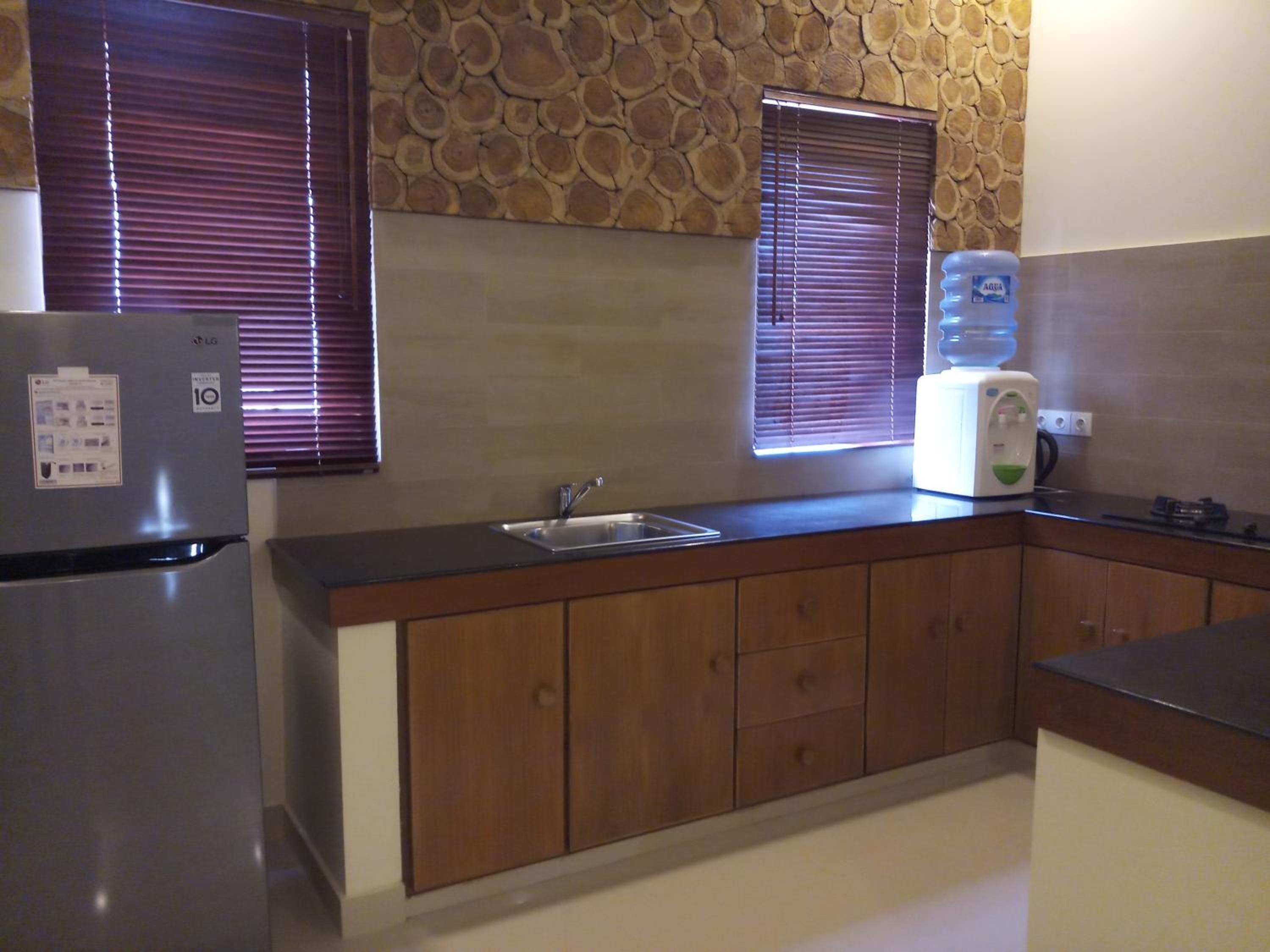 Family Room with Garden View - Photo 7