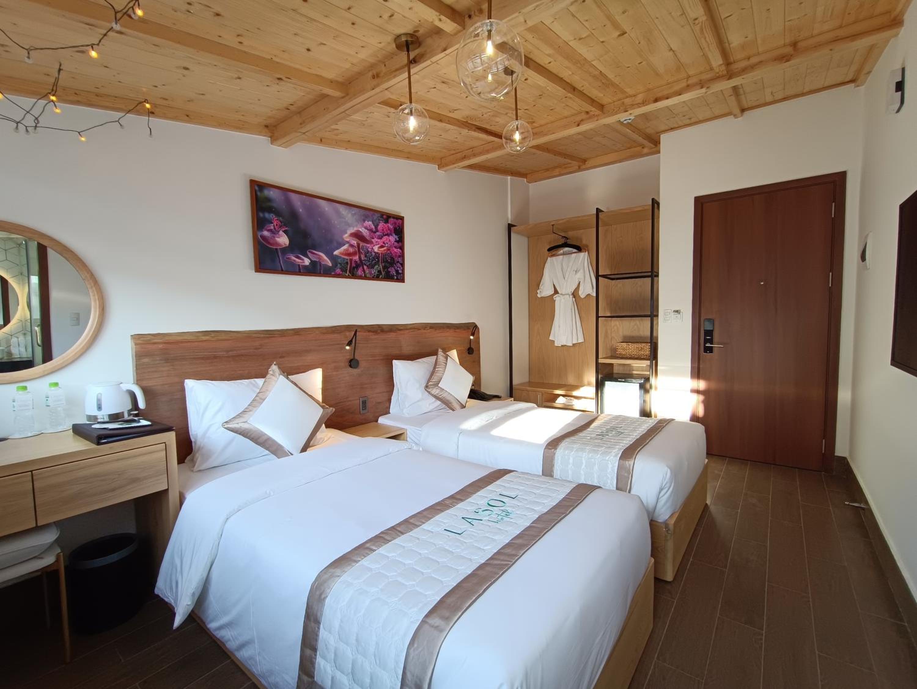 Superior Twin Room - Photo 4