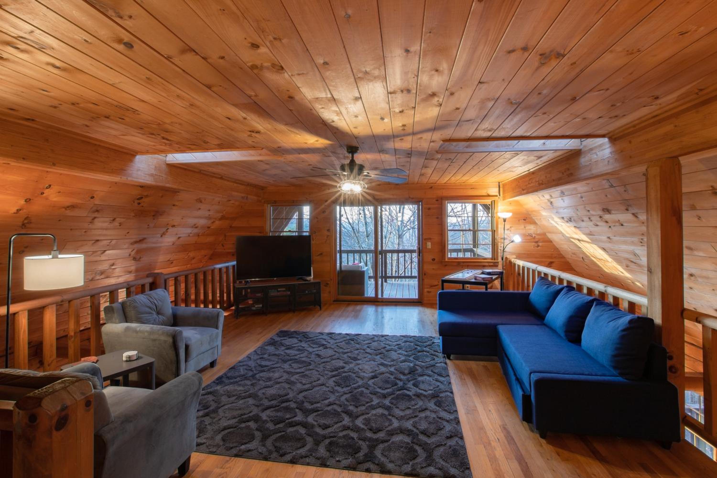 Three-Bedroom House photo 3