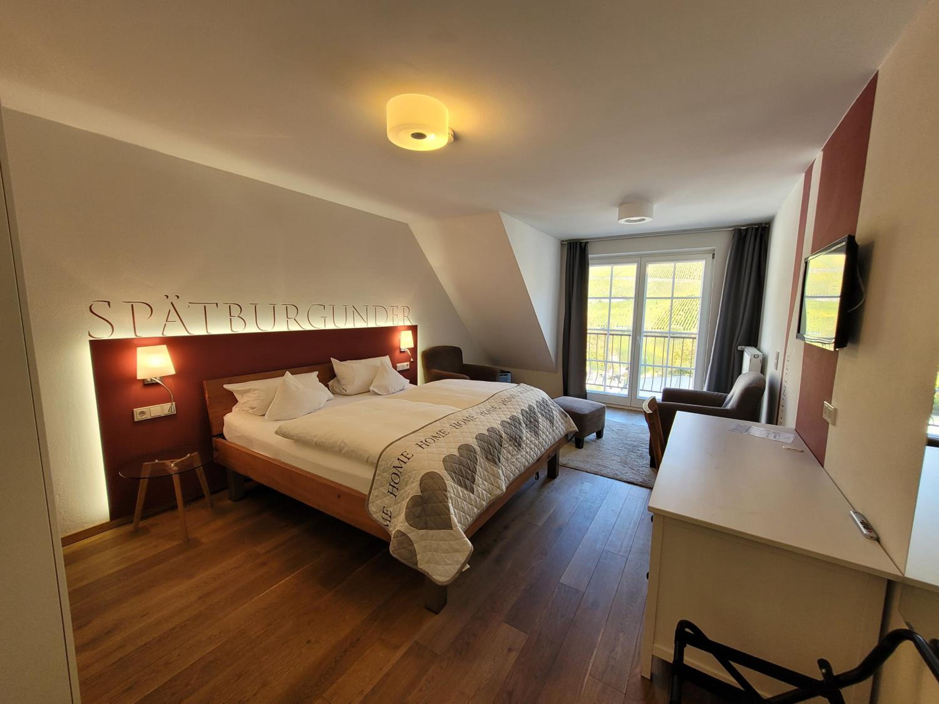 Deluxe double room with balcony and river view photo 2