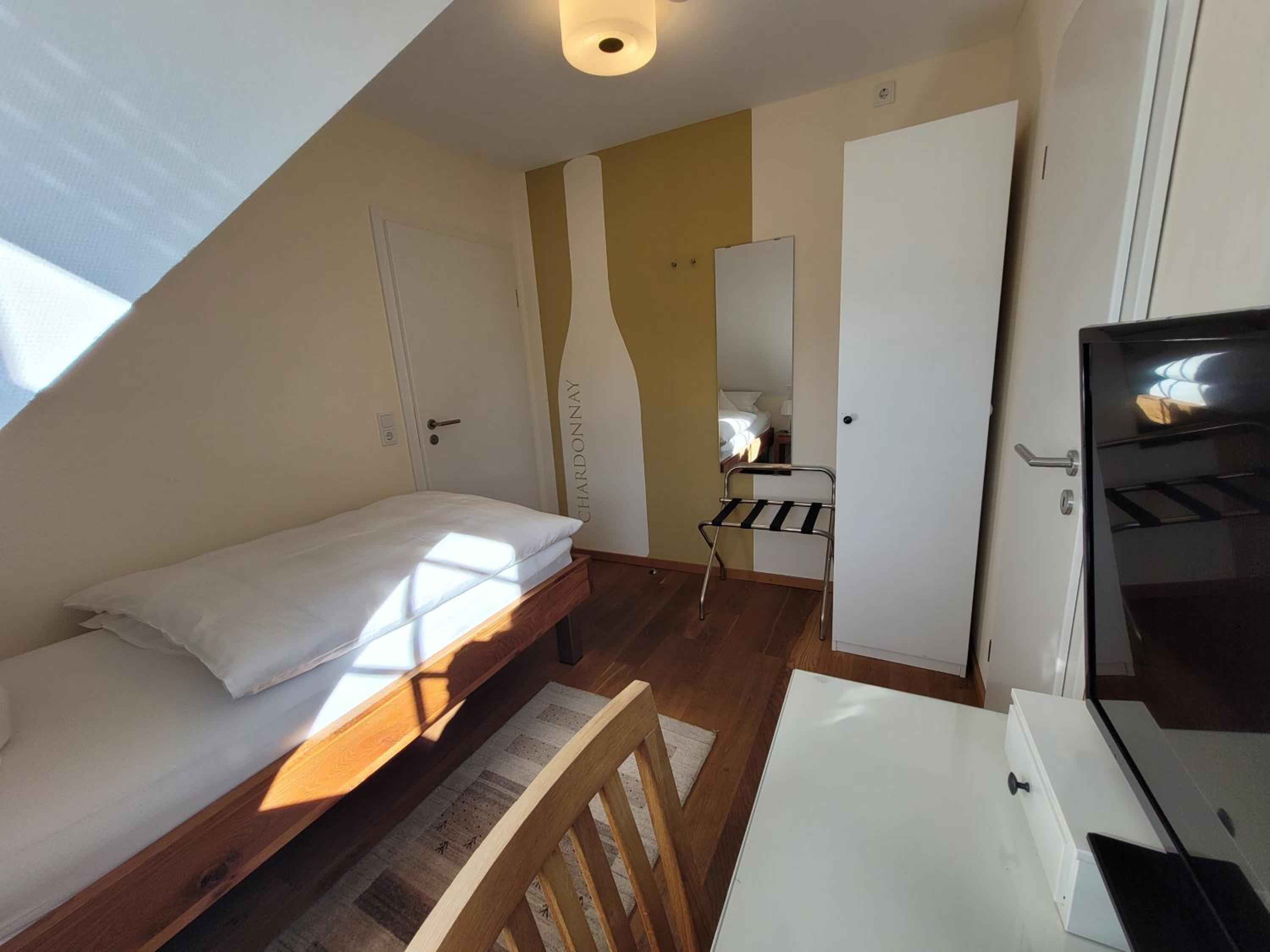 Budget Single Room photo 3