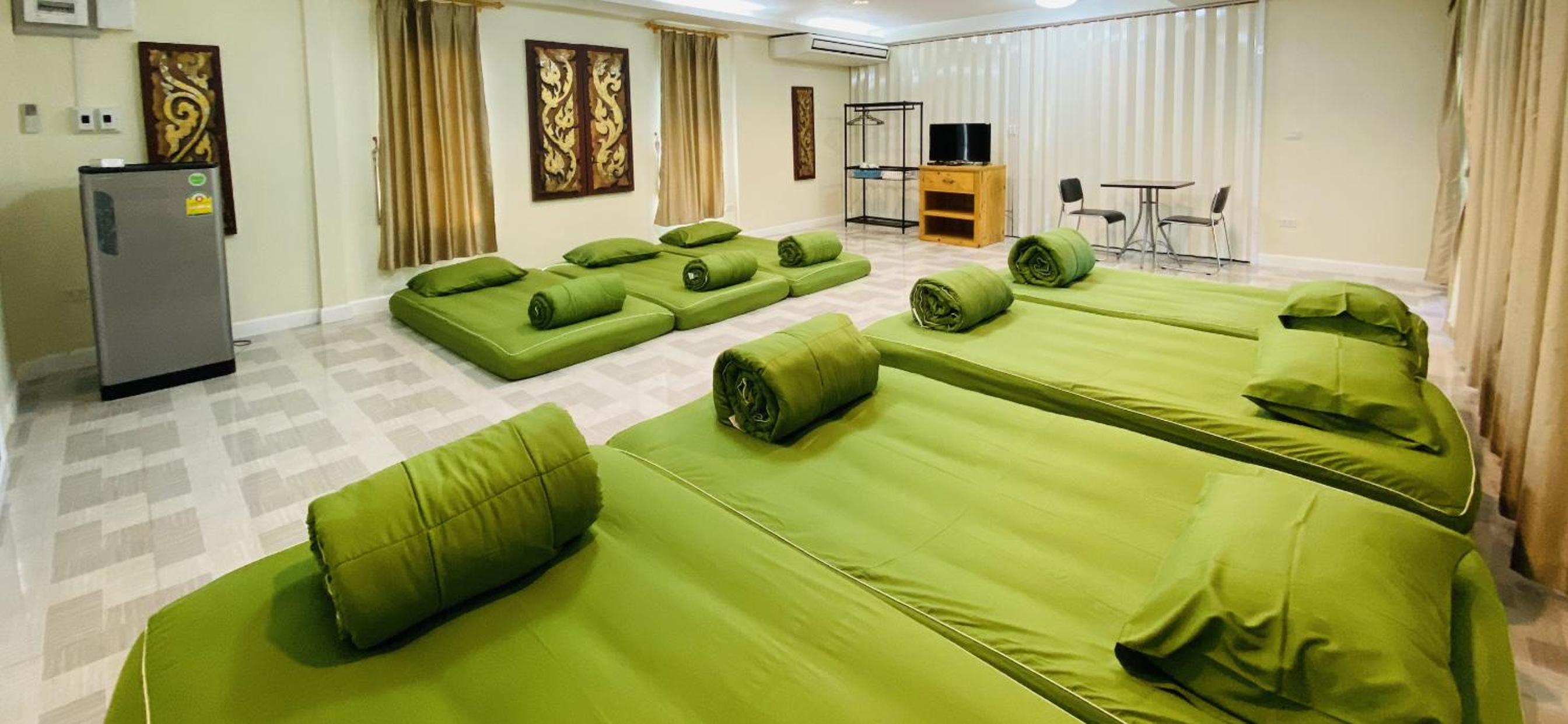 Mixed Dormitory Room photo 1