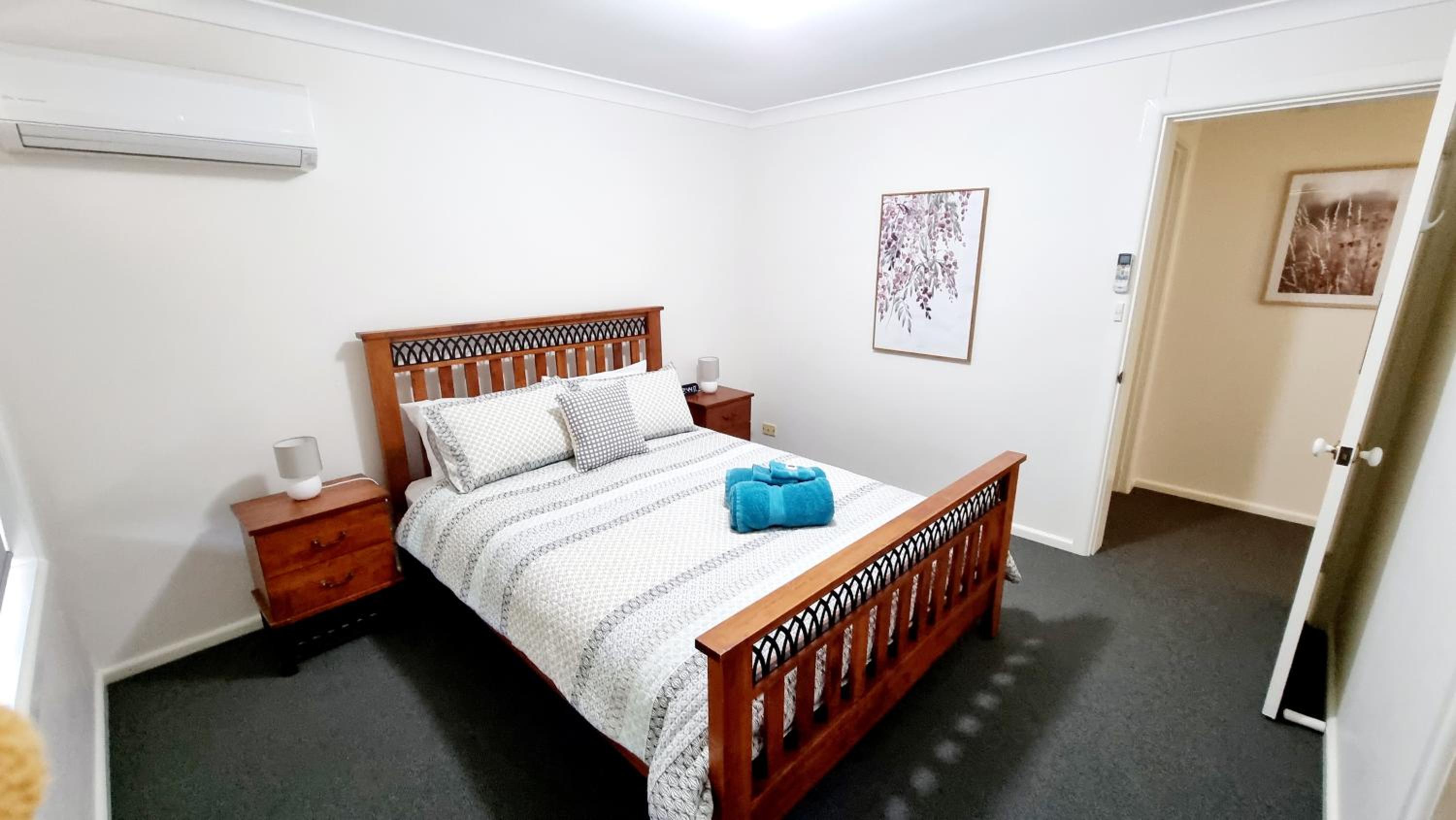 Three-Bedroom House - Photo 3