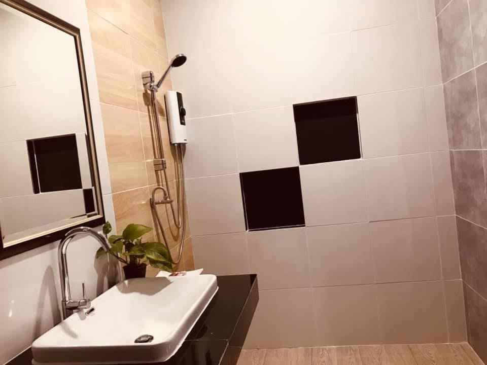 Superior Quadruple Room - Photo 2