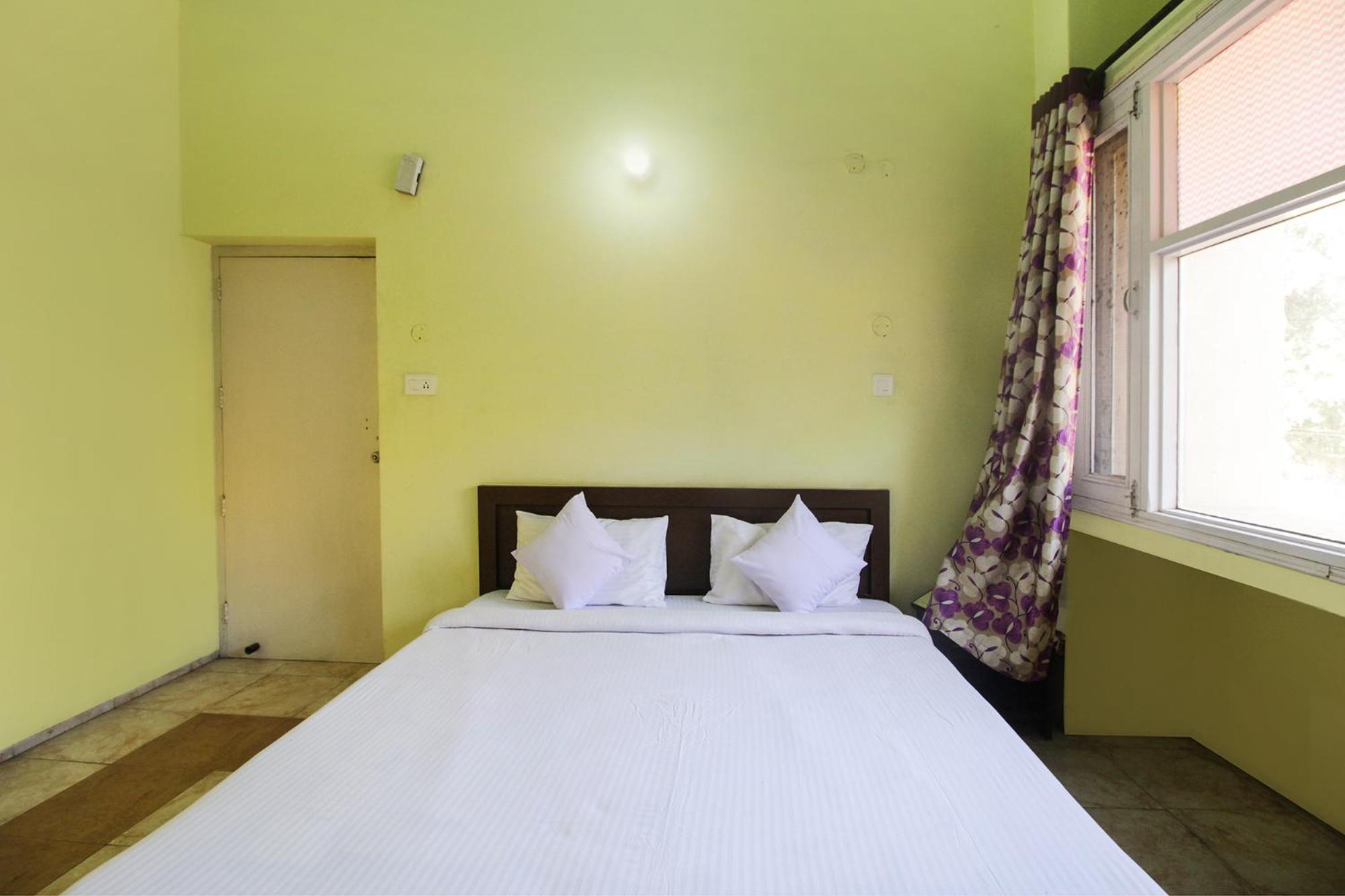 Deluxe Room - Photo 4