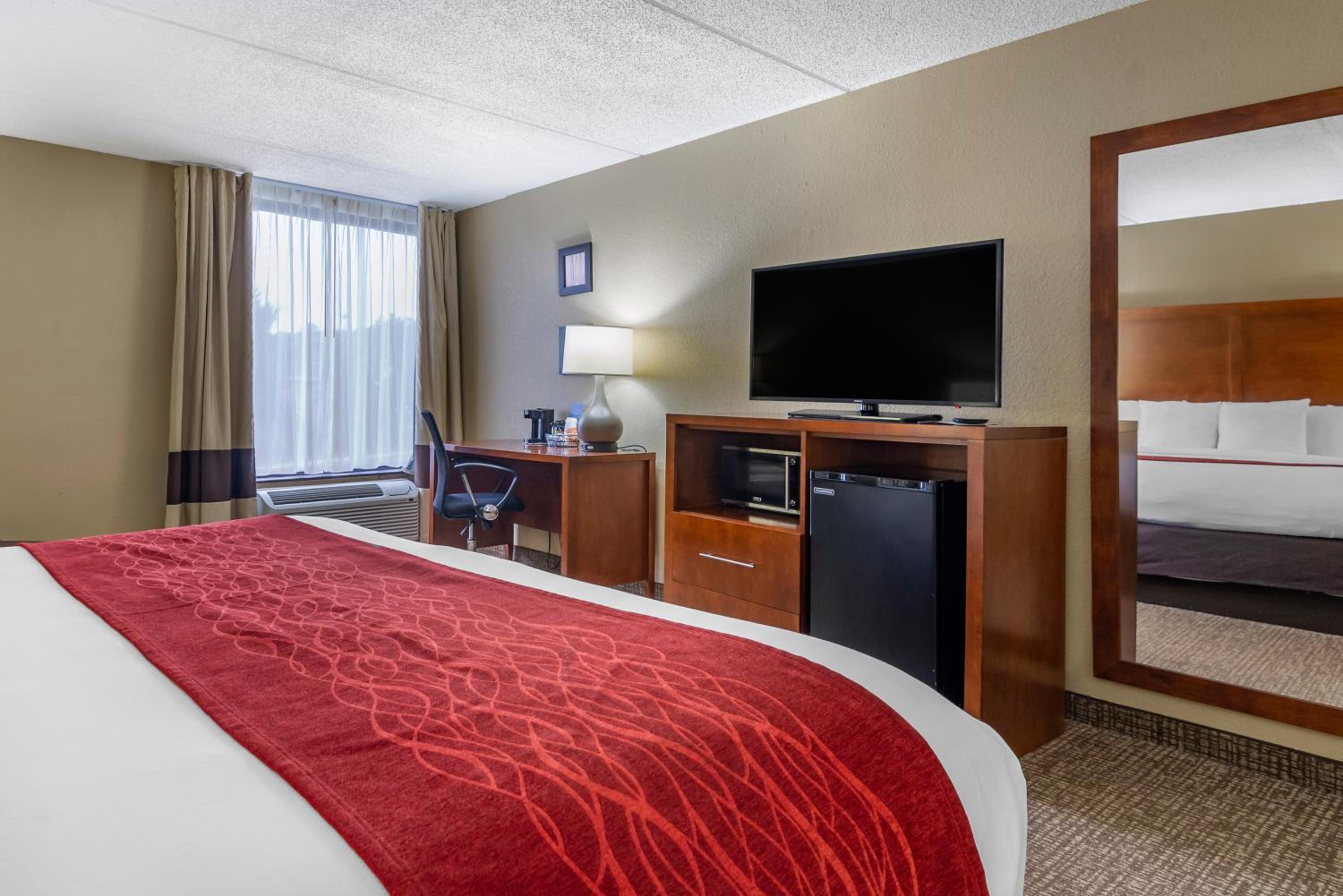 King Room - Non-Smoking - Photo 2