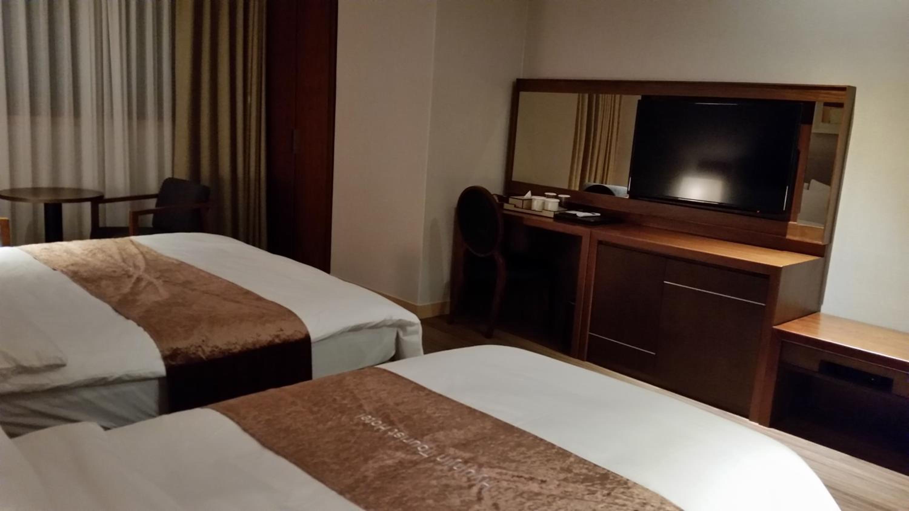 Deluxe Twin Room with Sea View photo 3