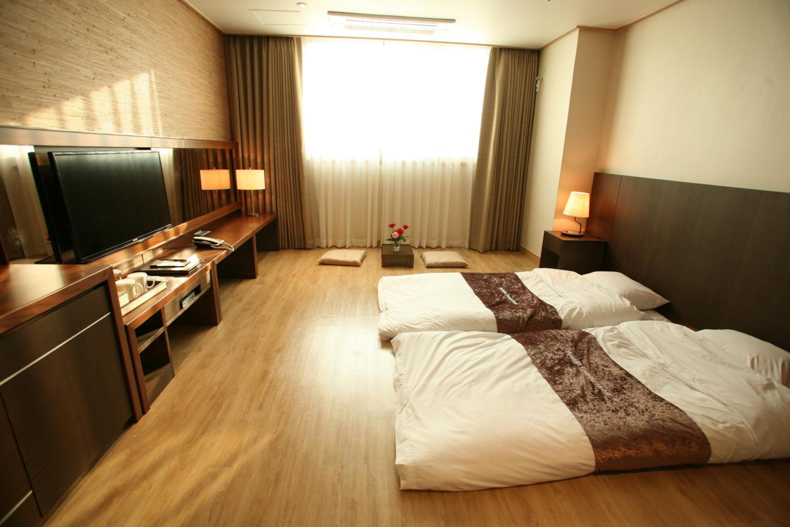 Korean Style Twin Room photo 3