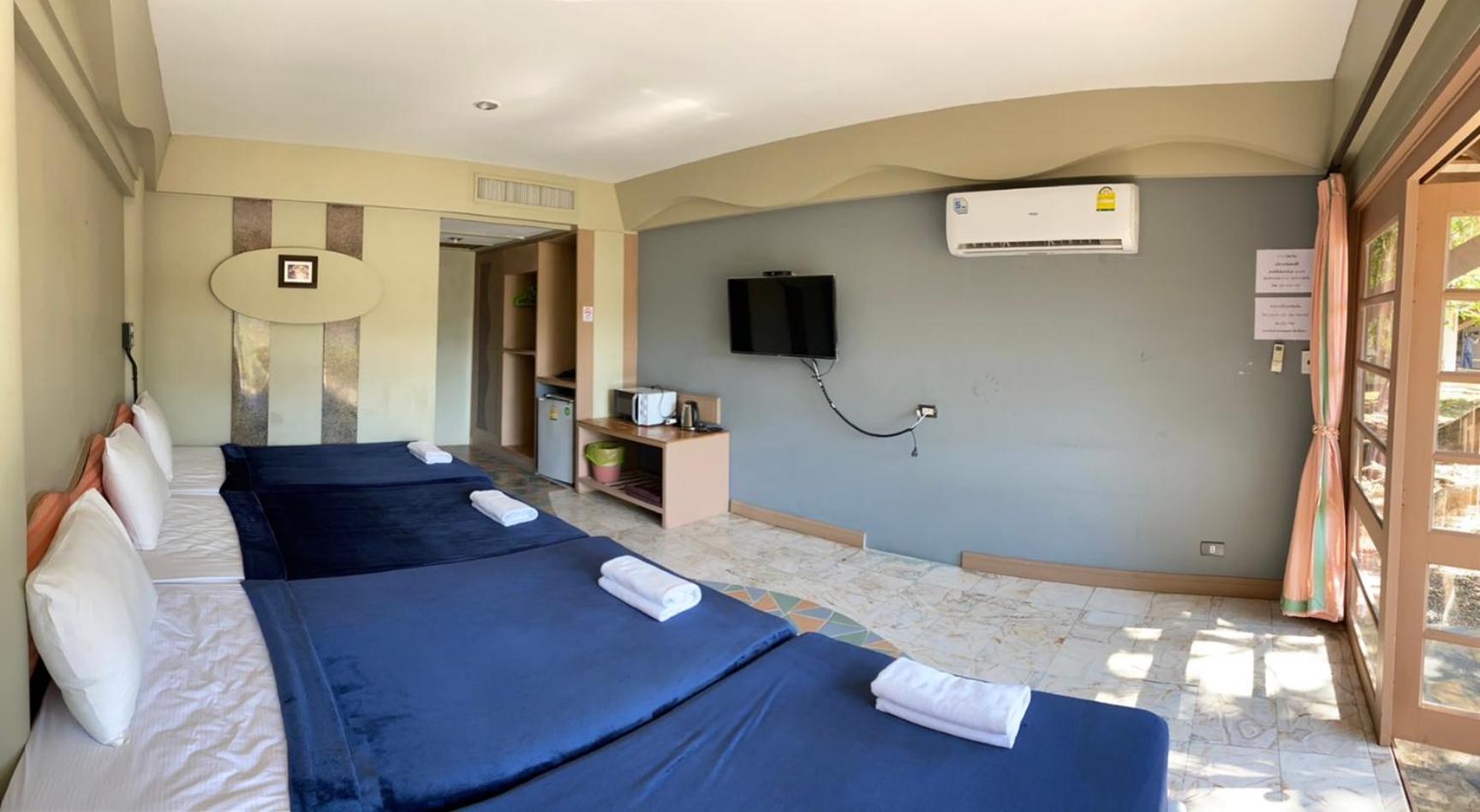 Superior Quadruple Room - Photo 1