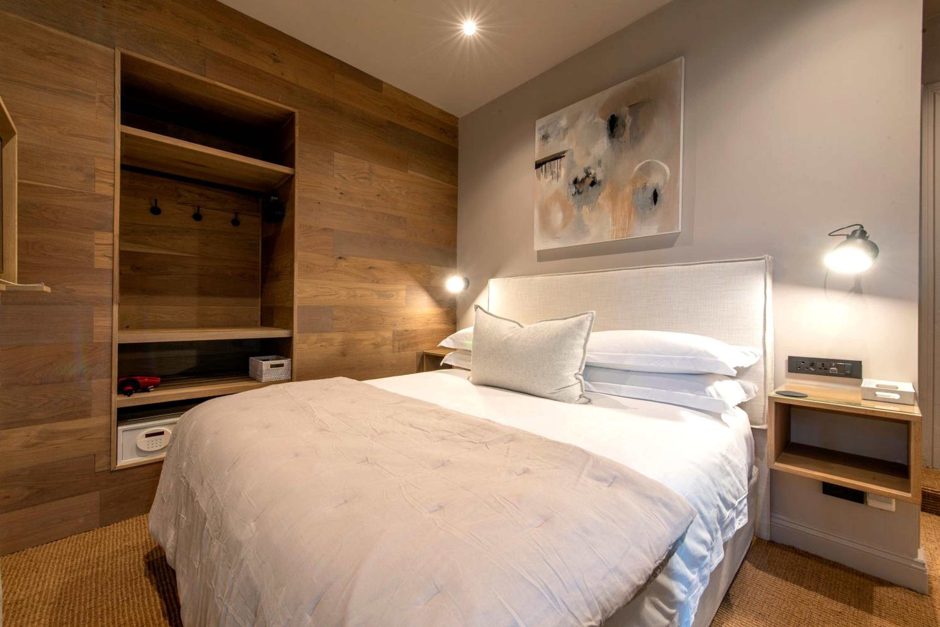 Standard Double or Twin Room - Photo 1