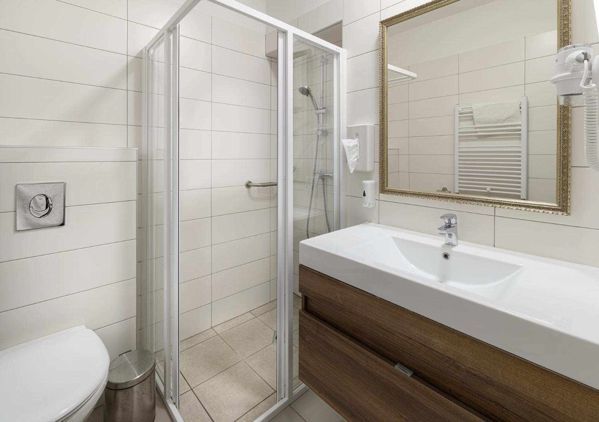 Triple Room with Balcony - Photo 7
