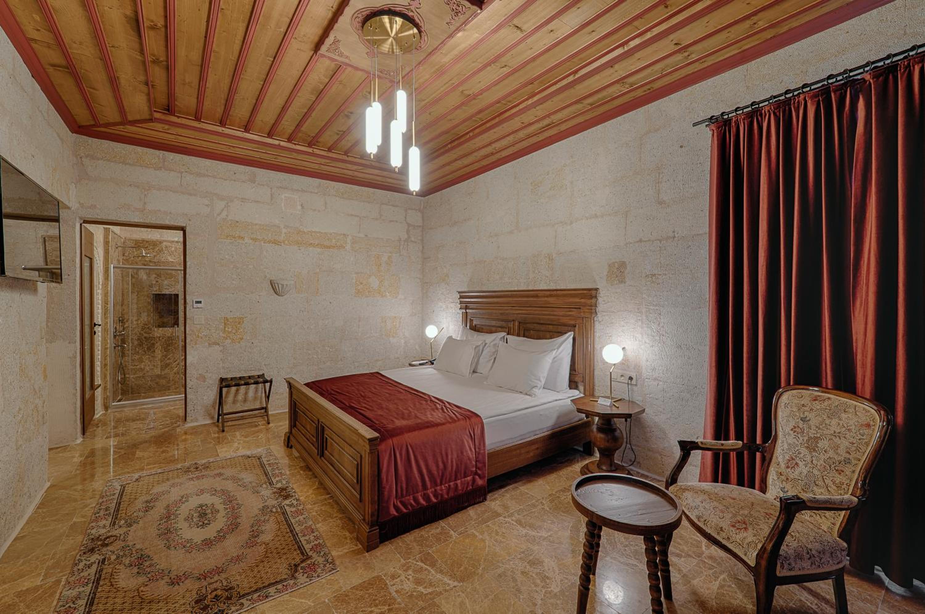 King Suite - Photo 5