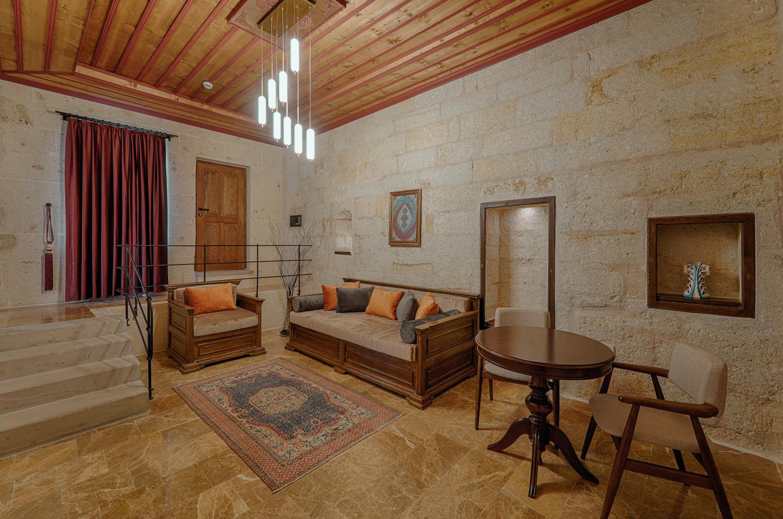 King Suite - Photo 1