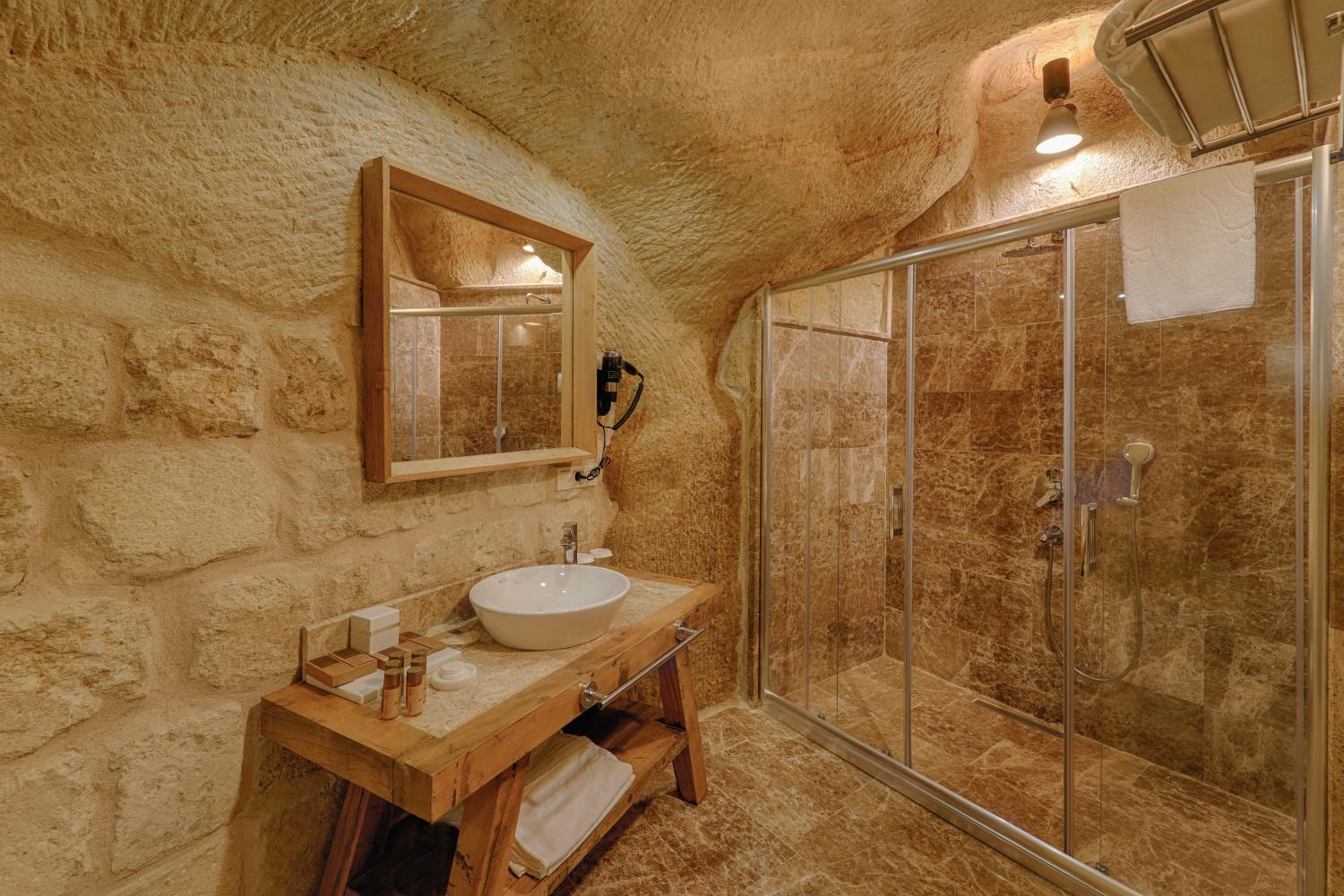 Queen Suite - Photo 5