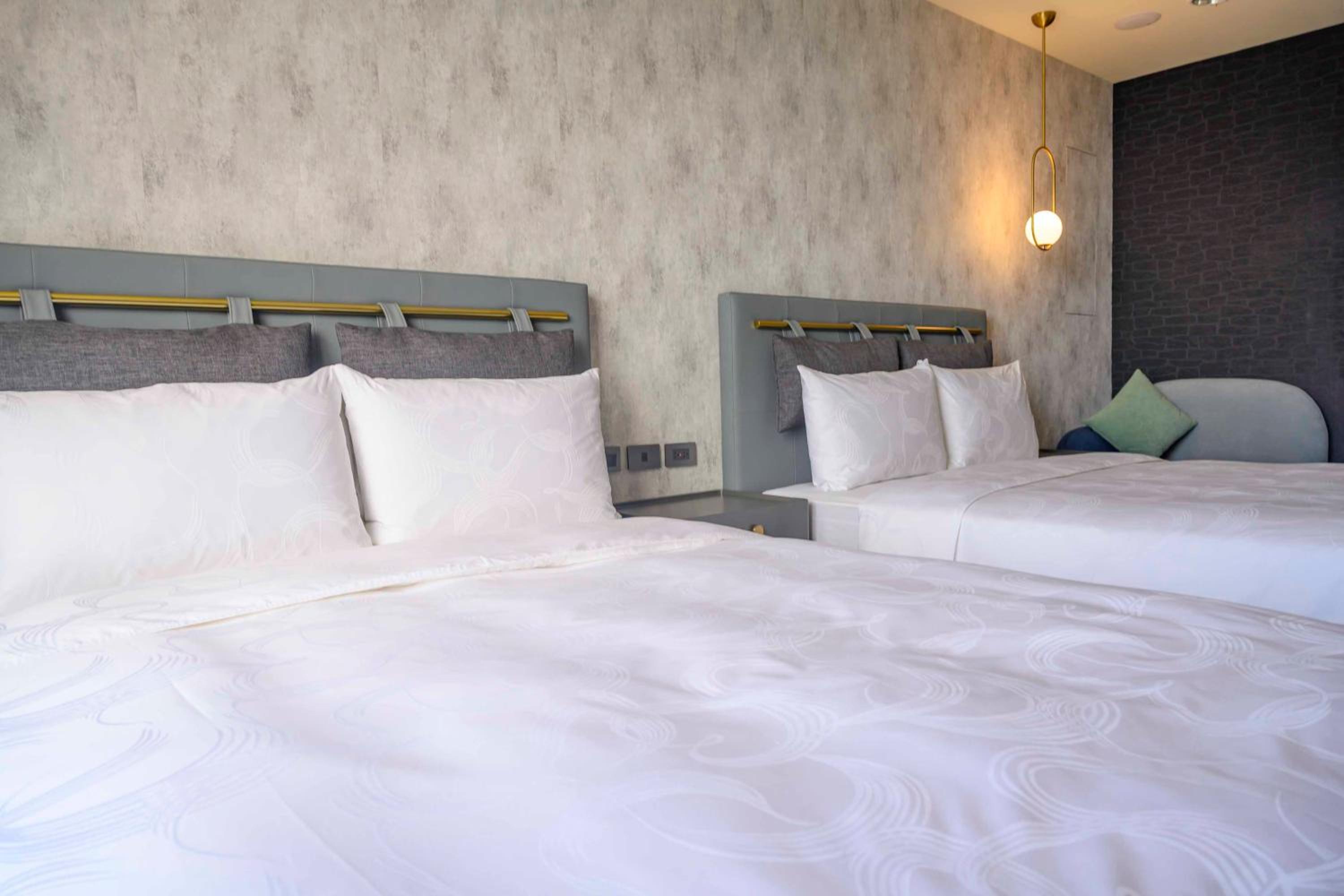 Deluxe Quadruple Room - Photo 12