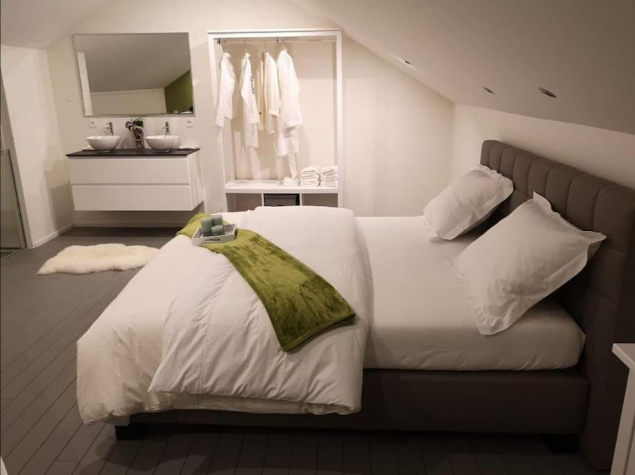 One-Bedroom House photo 3