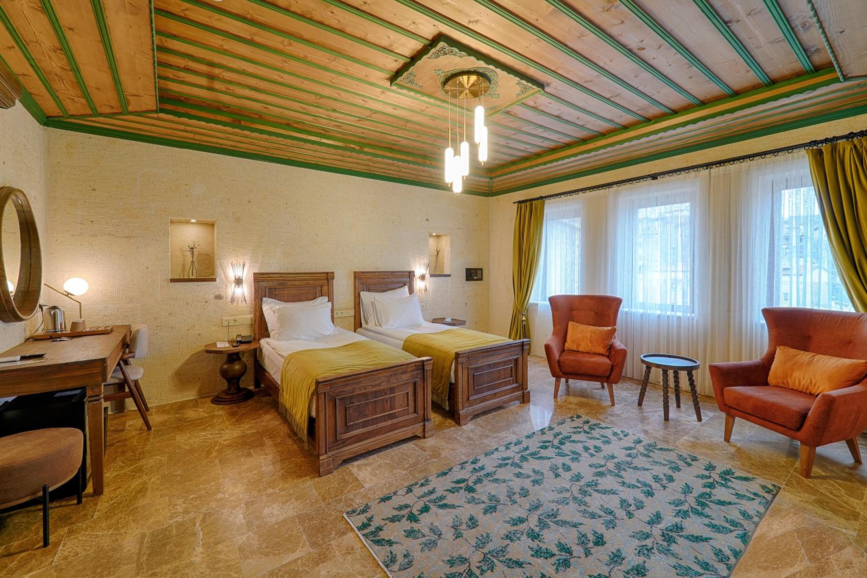 Deluxe Room - Photo 6