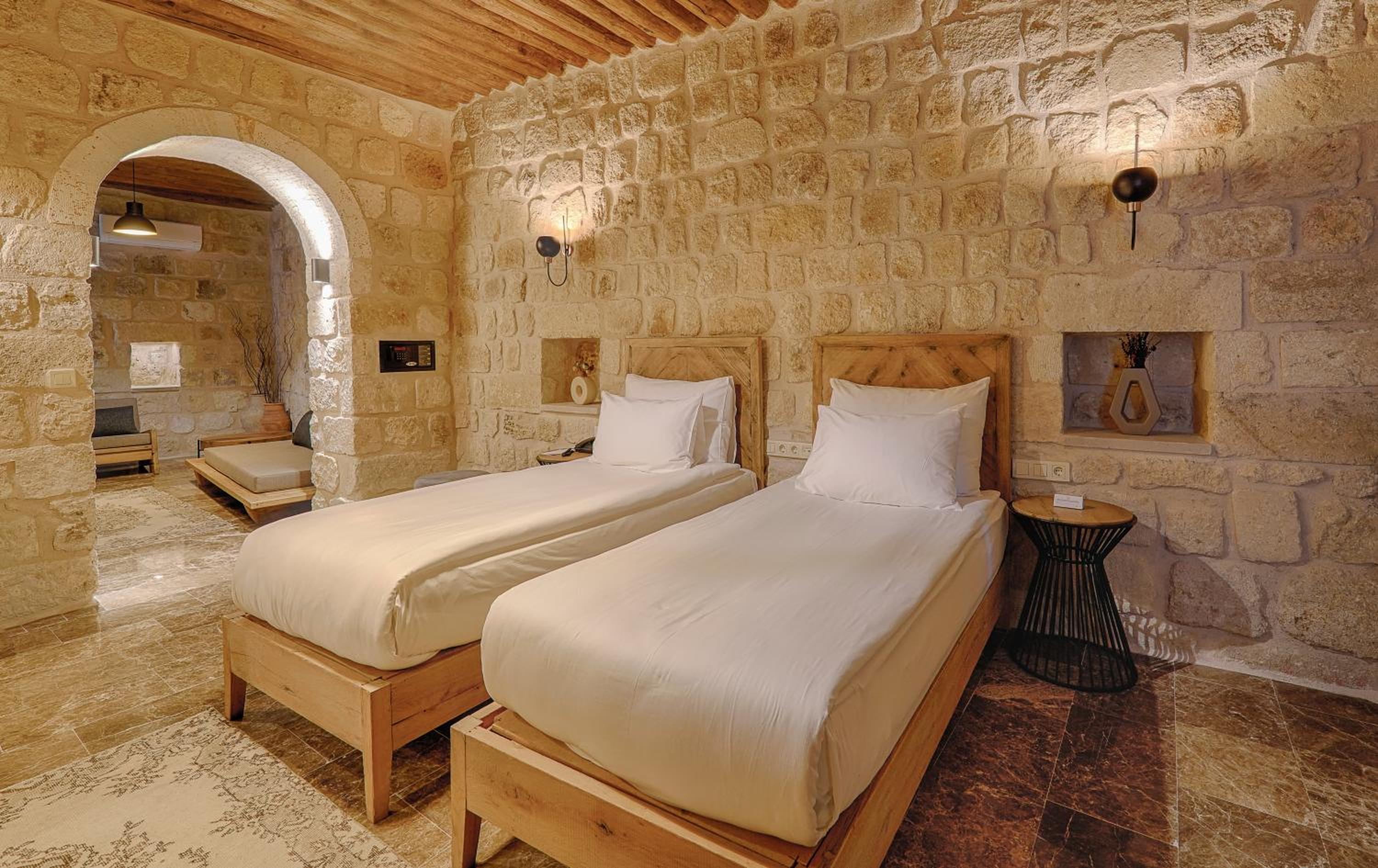 Deluxe Room - Photo 4