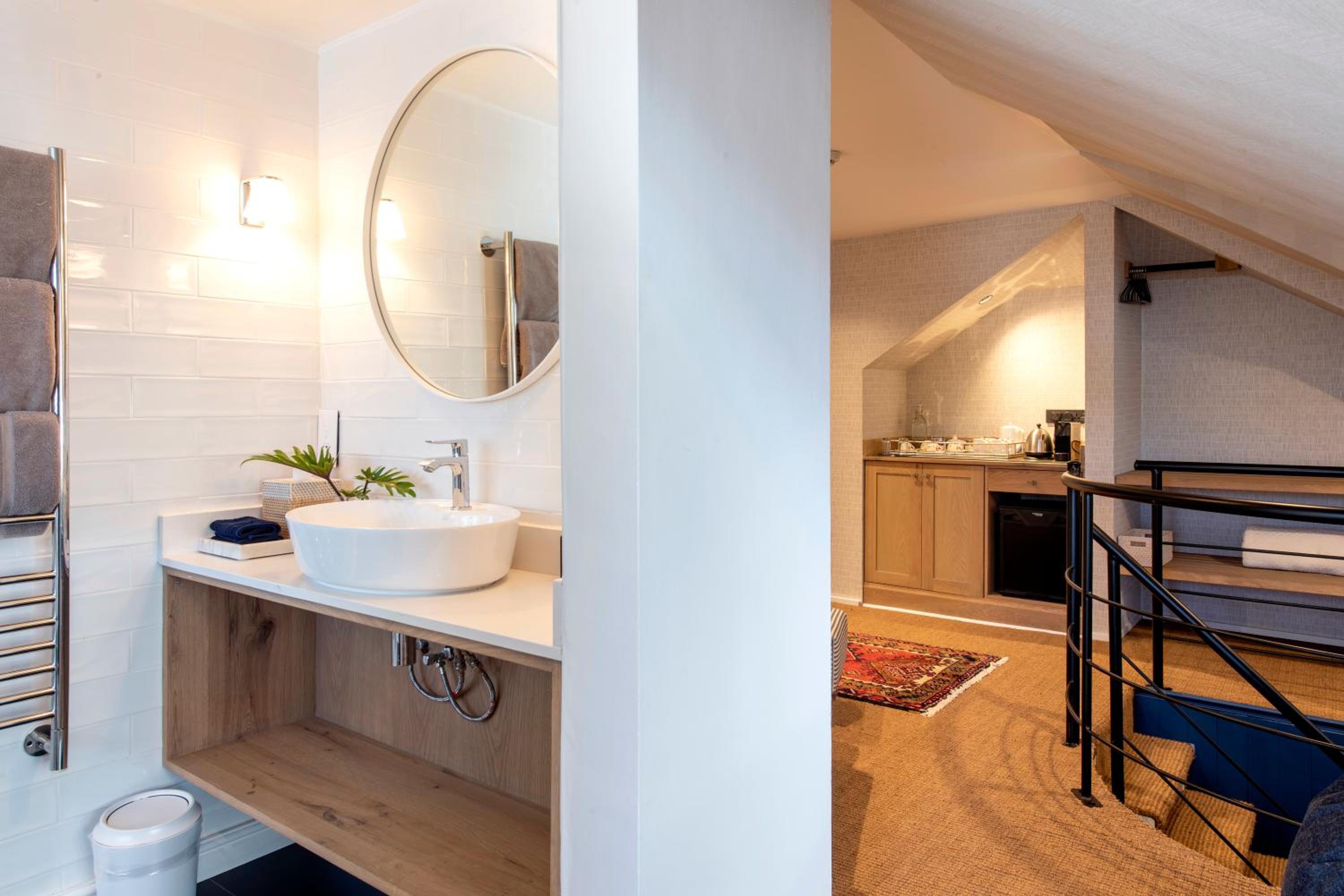 Suite - Photo 9